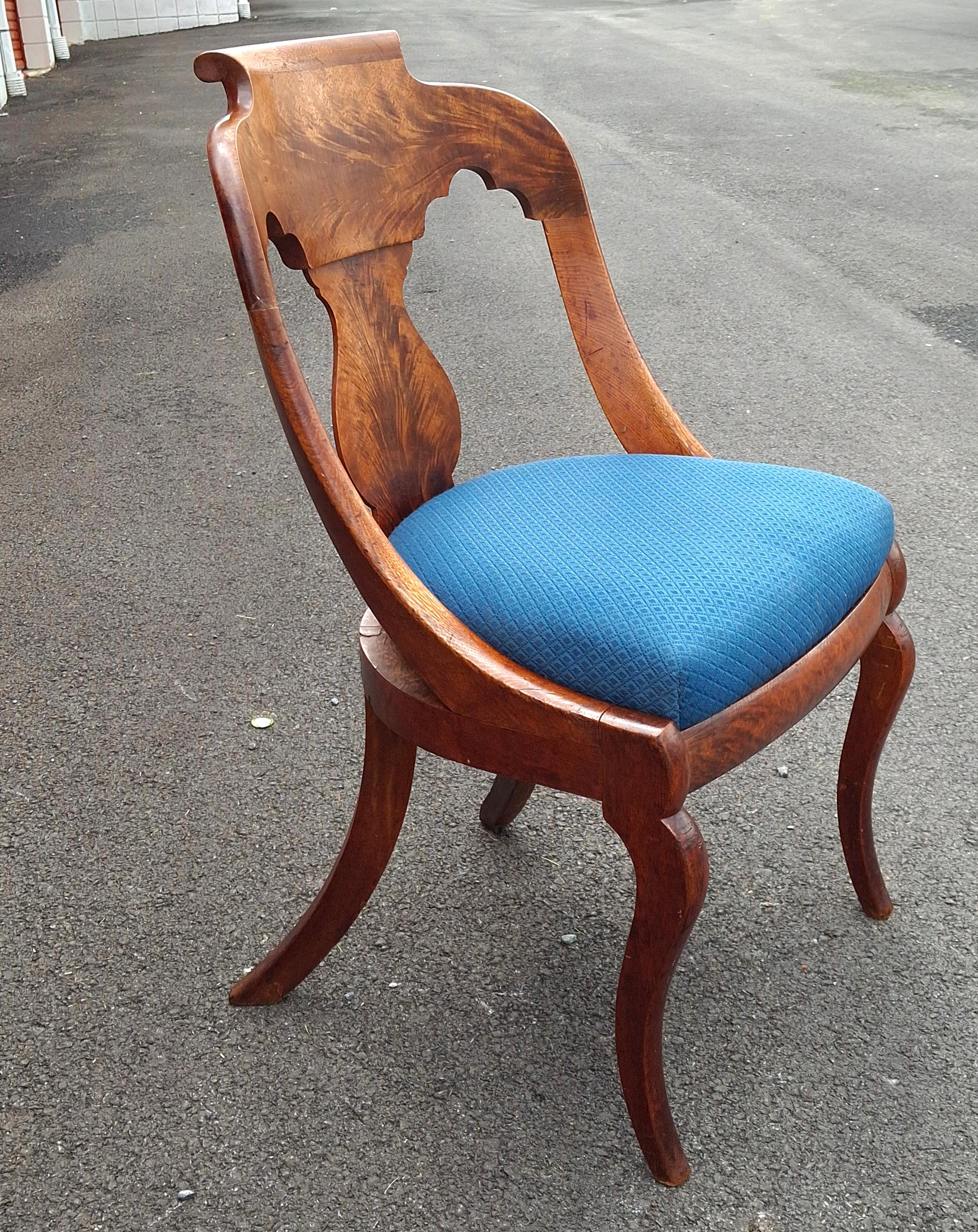 Acajou Chaise Girandole Empire américain en acajou de Boston, Circa 1860s en vente