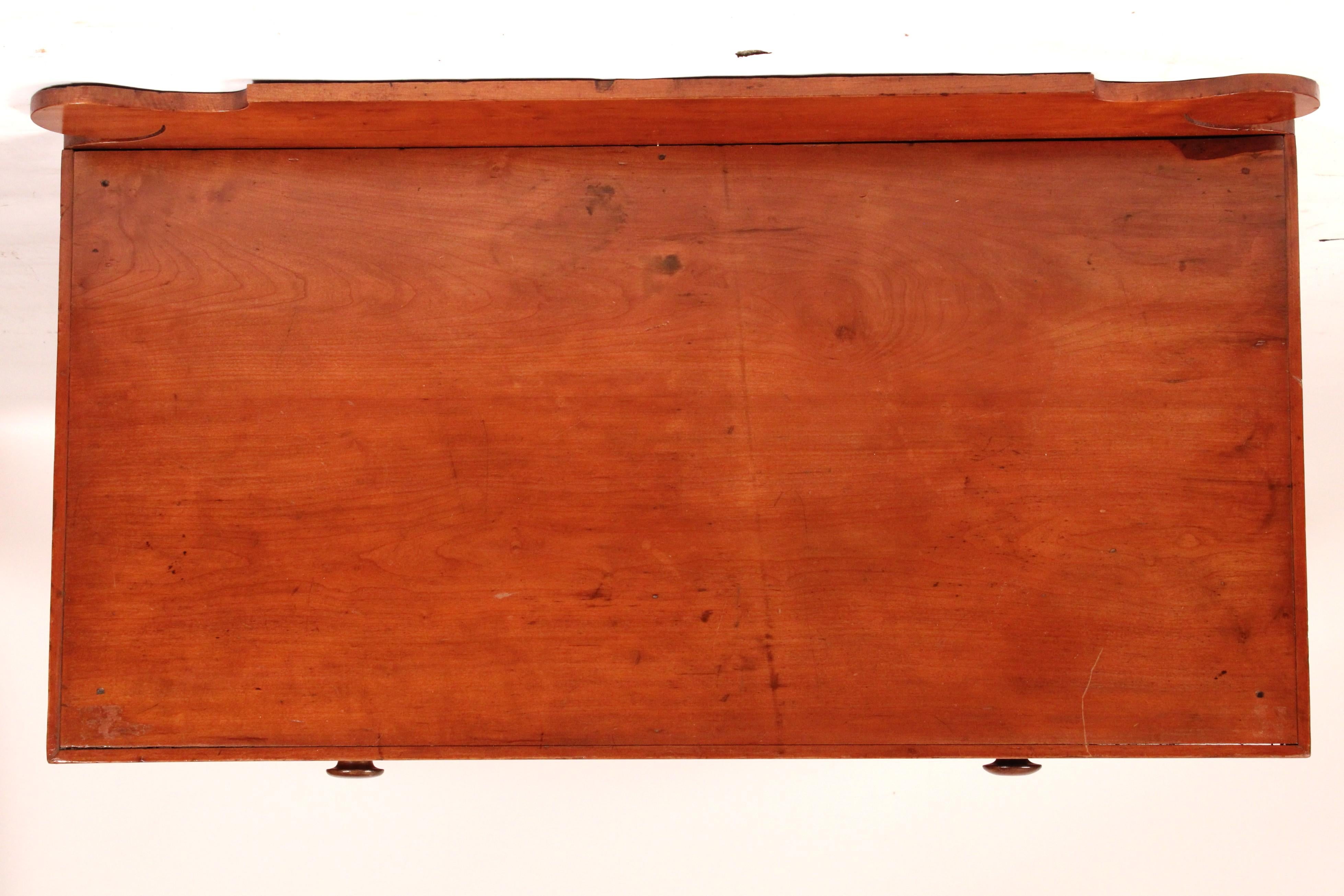 Milieu du XIXe siècle Commode American Empire en bois de cerisier en vente