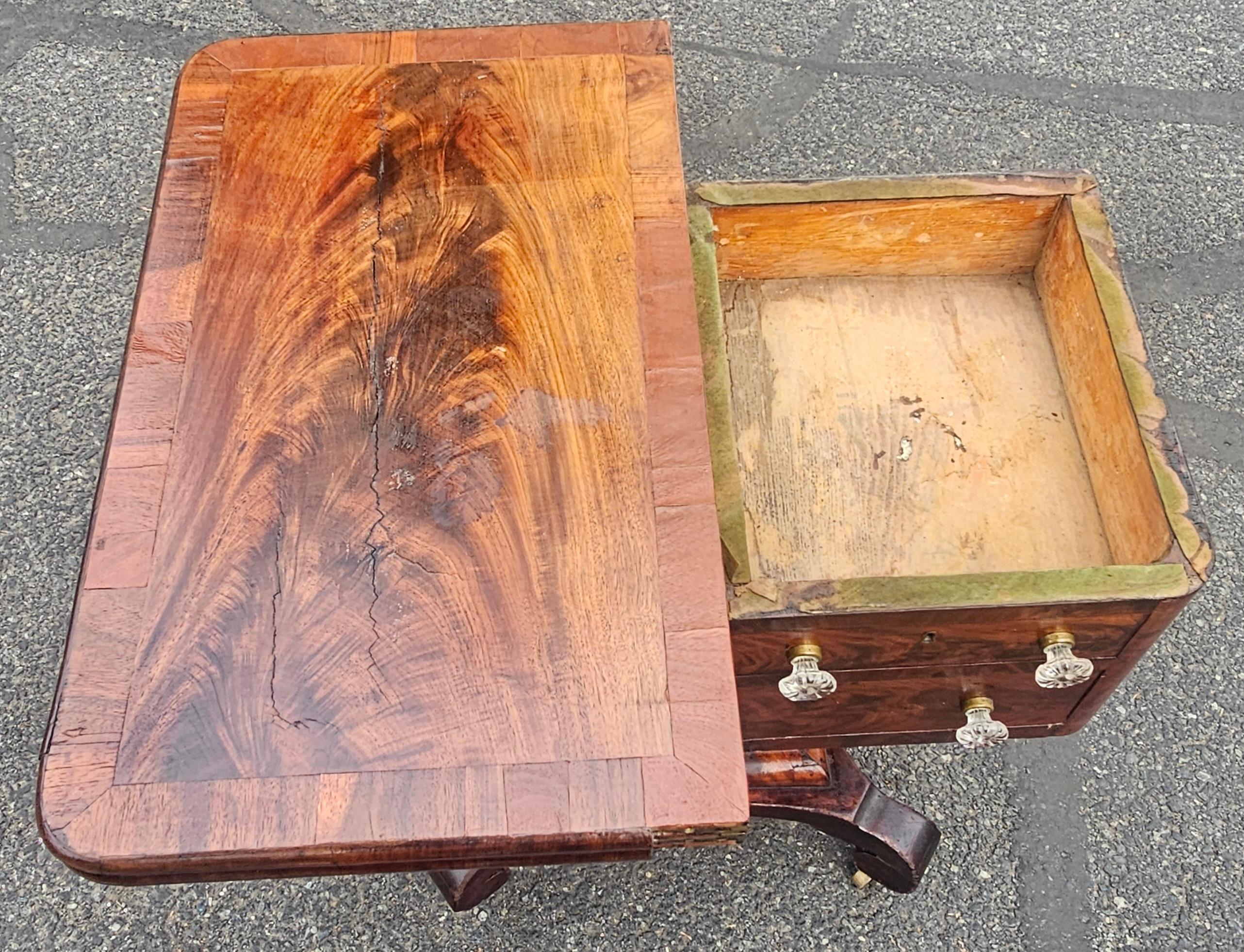 Mesa de trabajo de caoba inclinada del Imperio Americano, circa 1830 Caoba en venta