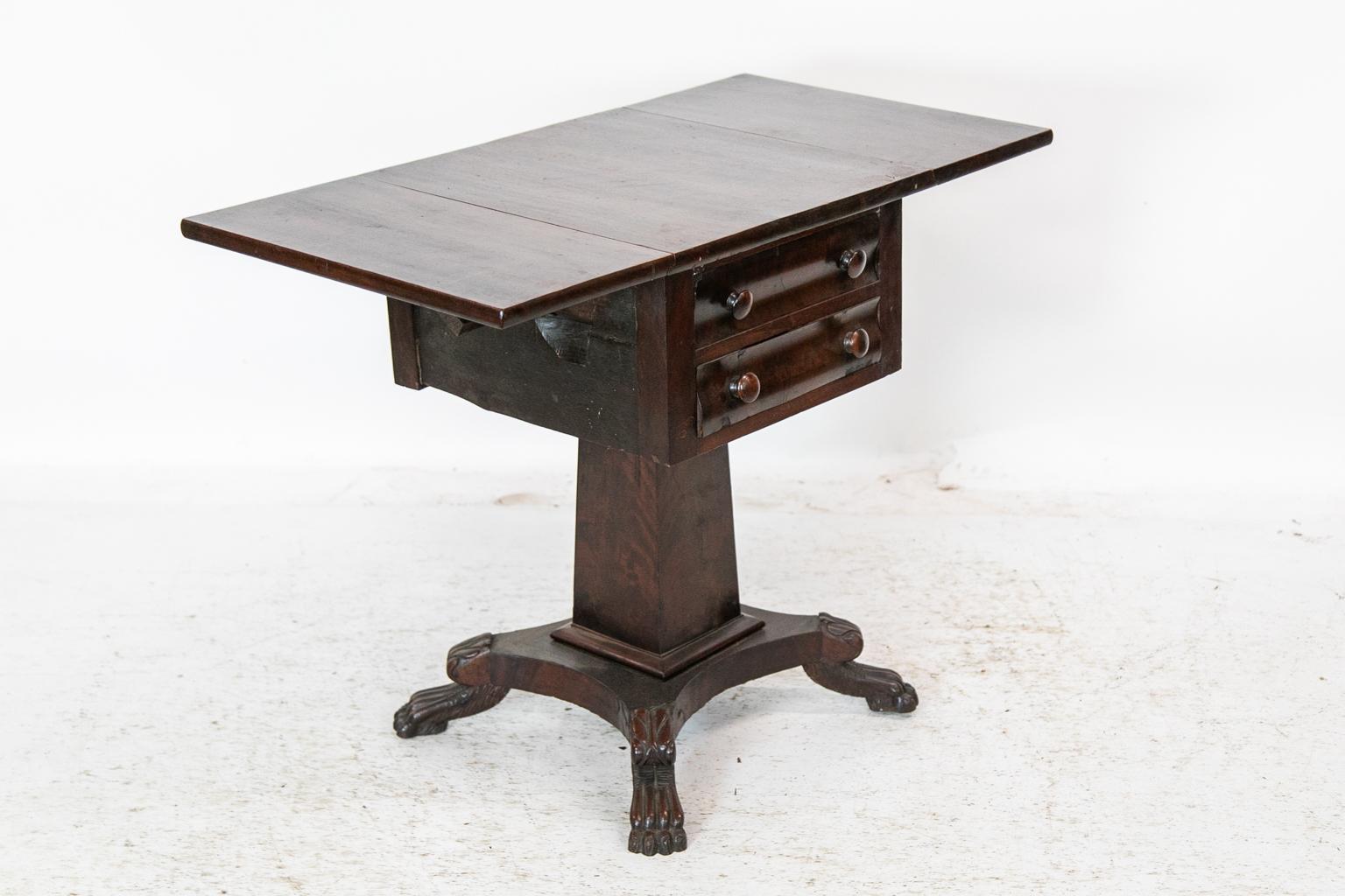 Early 19th Century American Empire Drop-Leaf Table For Sale