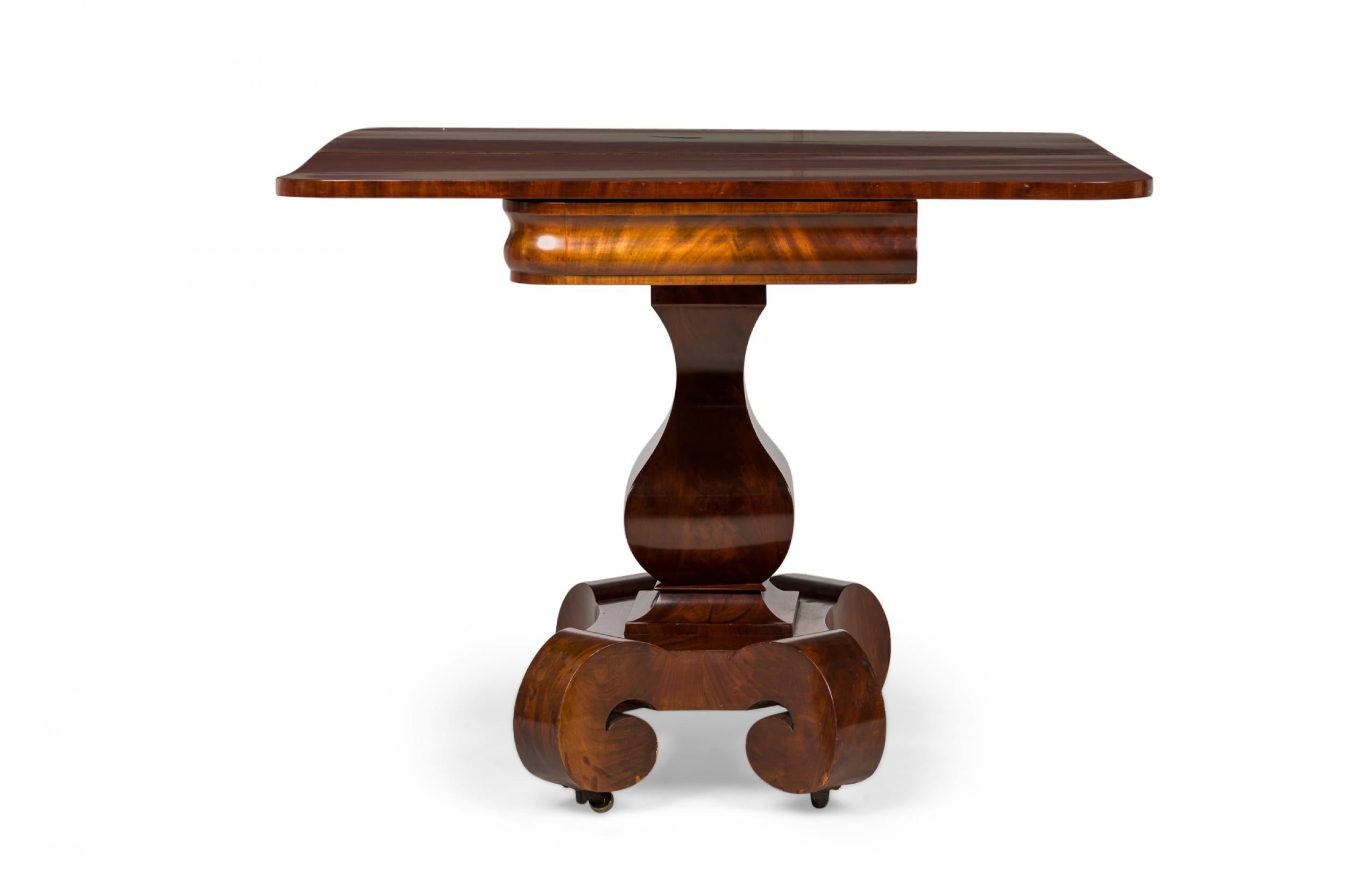 19th Century American Empire Expanding Rectangular Wood Side Table with Mahogany Veneer For Sale