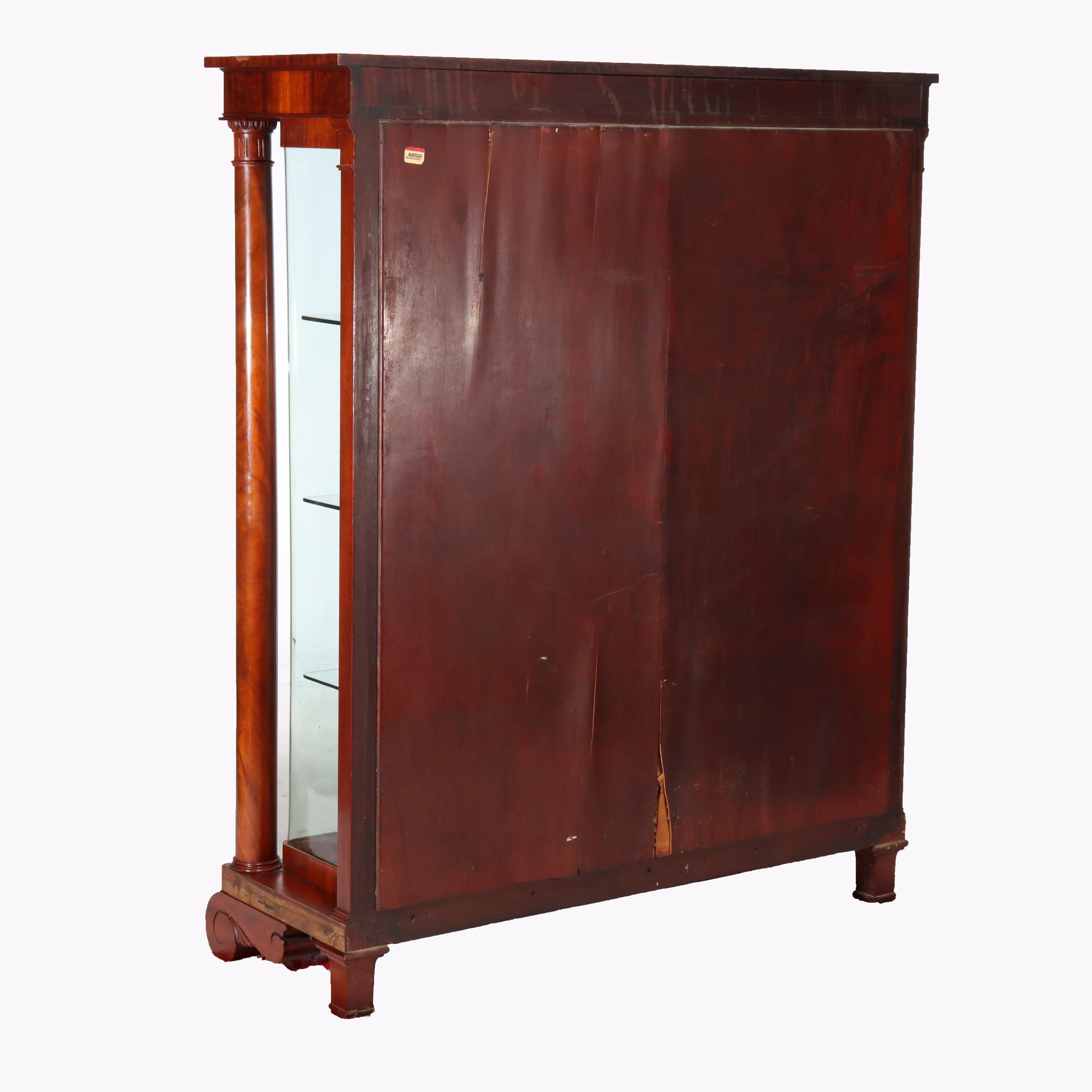 Armadietto per le porcellane con vetro curvo a 90 gradi (raro) American Empire Flame Mahogany c1890 in vendita 6
