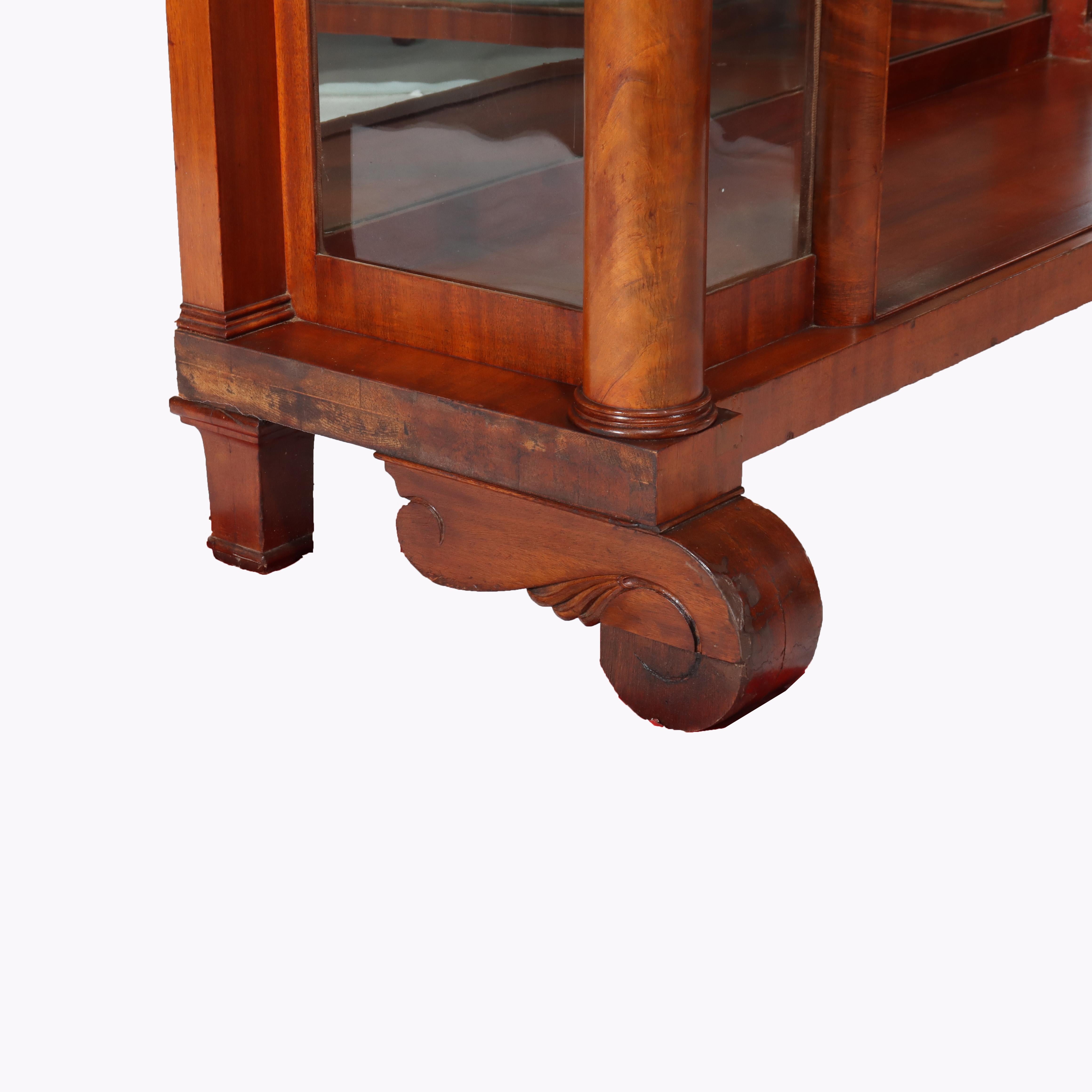 Armadietto per le porcellane con vetro curvo a 90 gradi (raro) American Empire Flame Mahogany c1890 in vendita 10