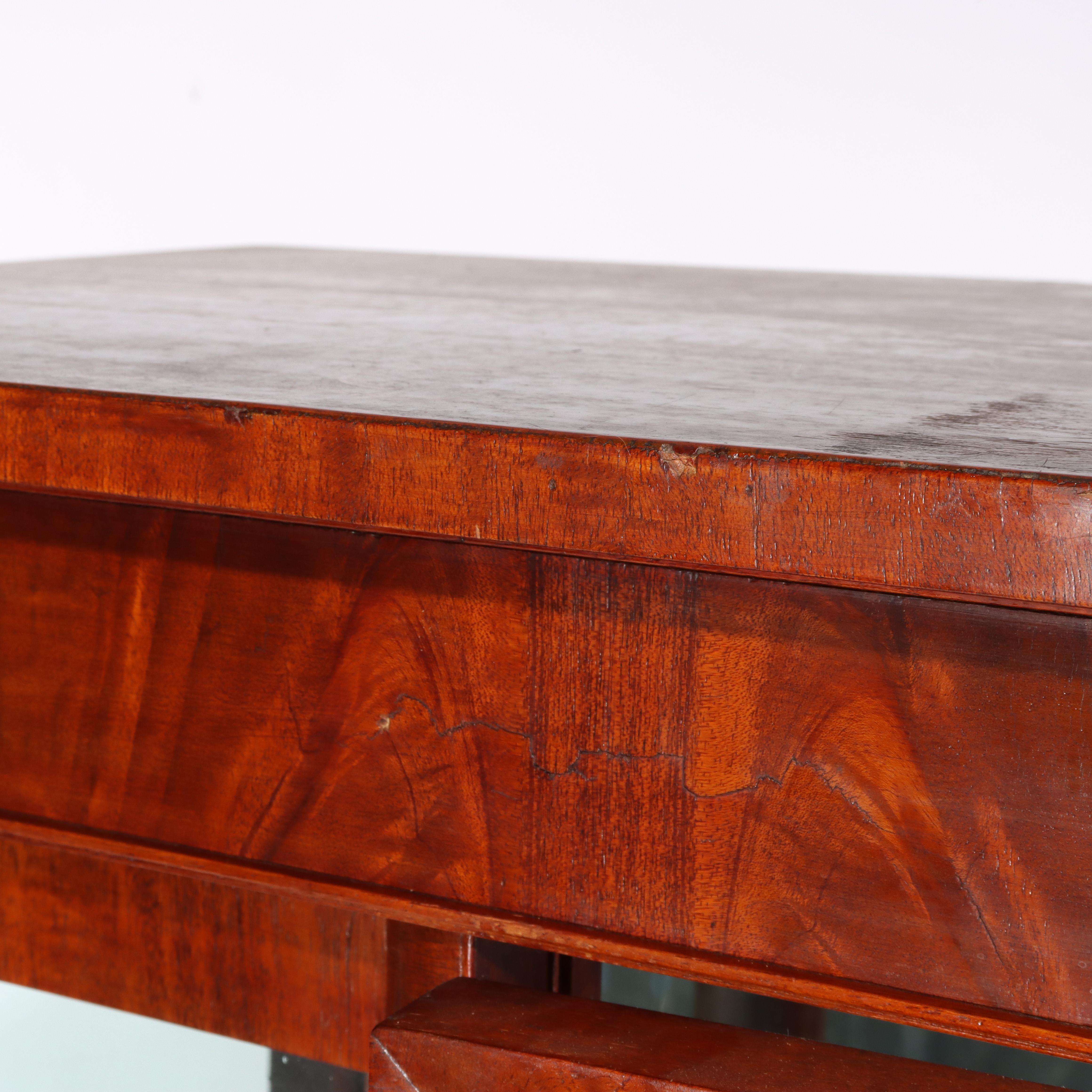 Armadietto per le porcellane con vetro curvo a 90 gradi (raro) American Empire Flame Mahogany c1890 in vendita 4