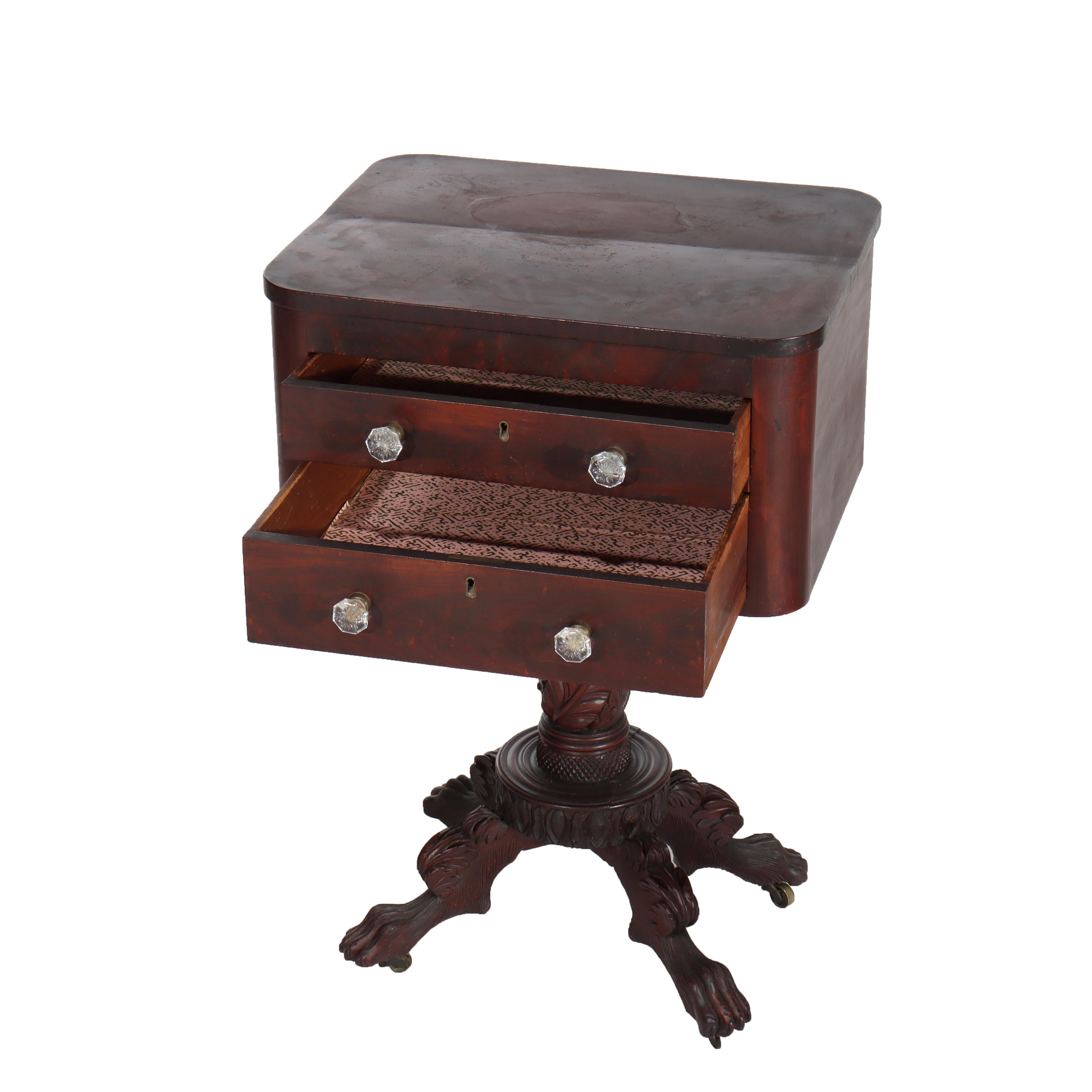 XIXe siècle Support de travail en acajou pour Quervelle School de l'Empire américain C1840 en vente