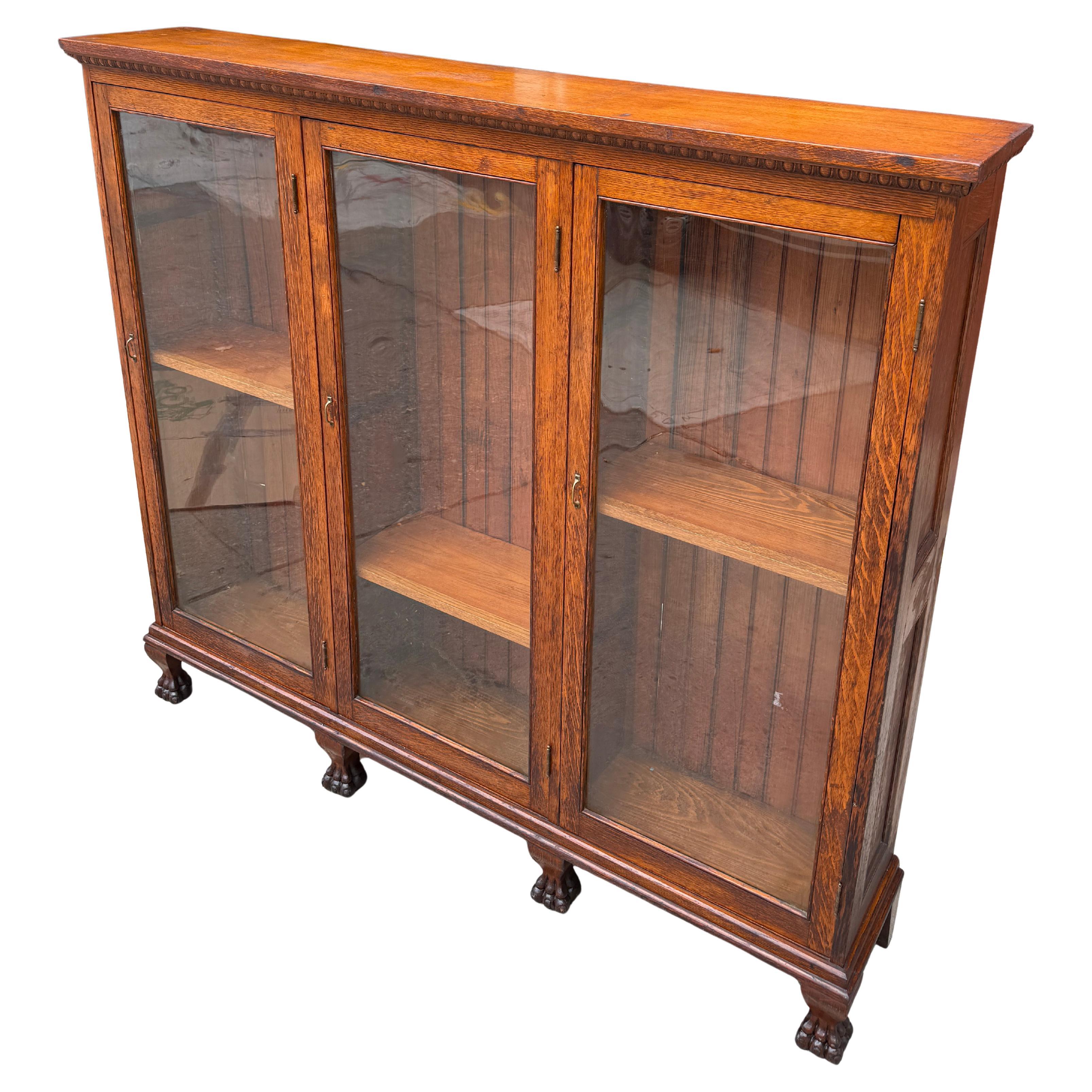 Libreria tripla/vetrina in stile Impero e Arti e Mestieri americani In condizioni buone in vendita a BROOKLYN, NY