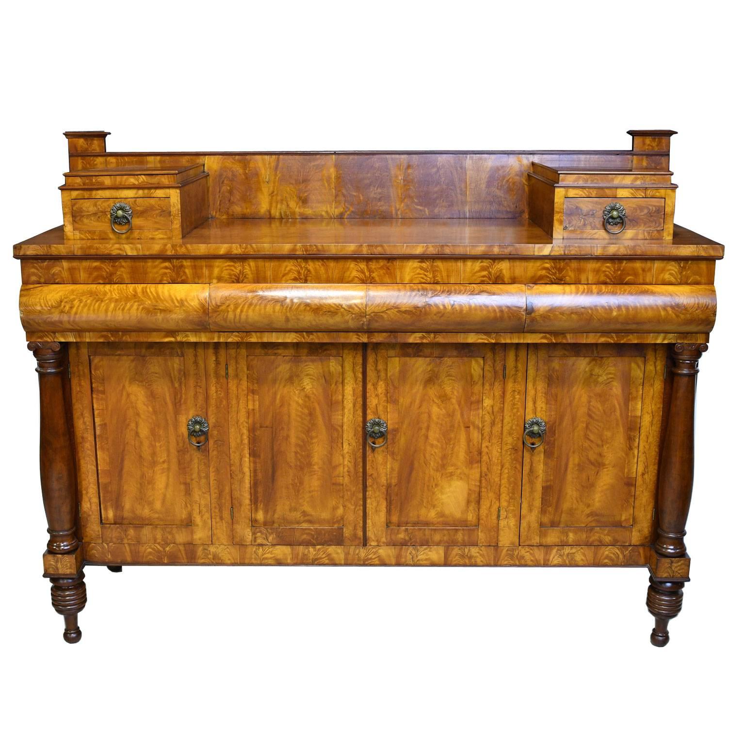American Empire Sideboard in Satinwood, Vermont, circa 1825 For Sale 3