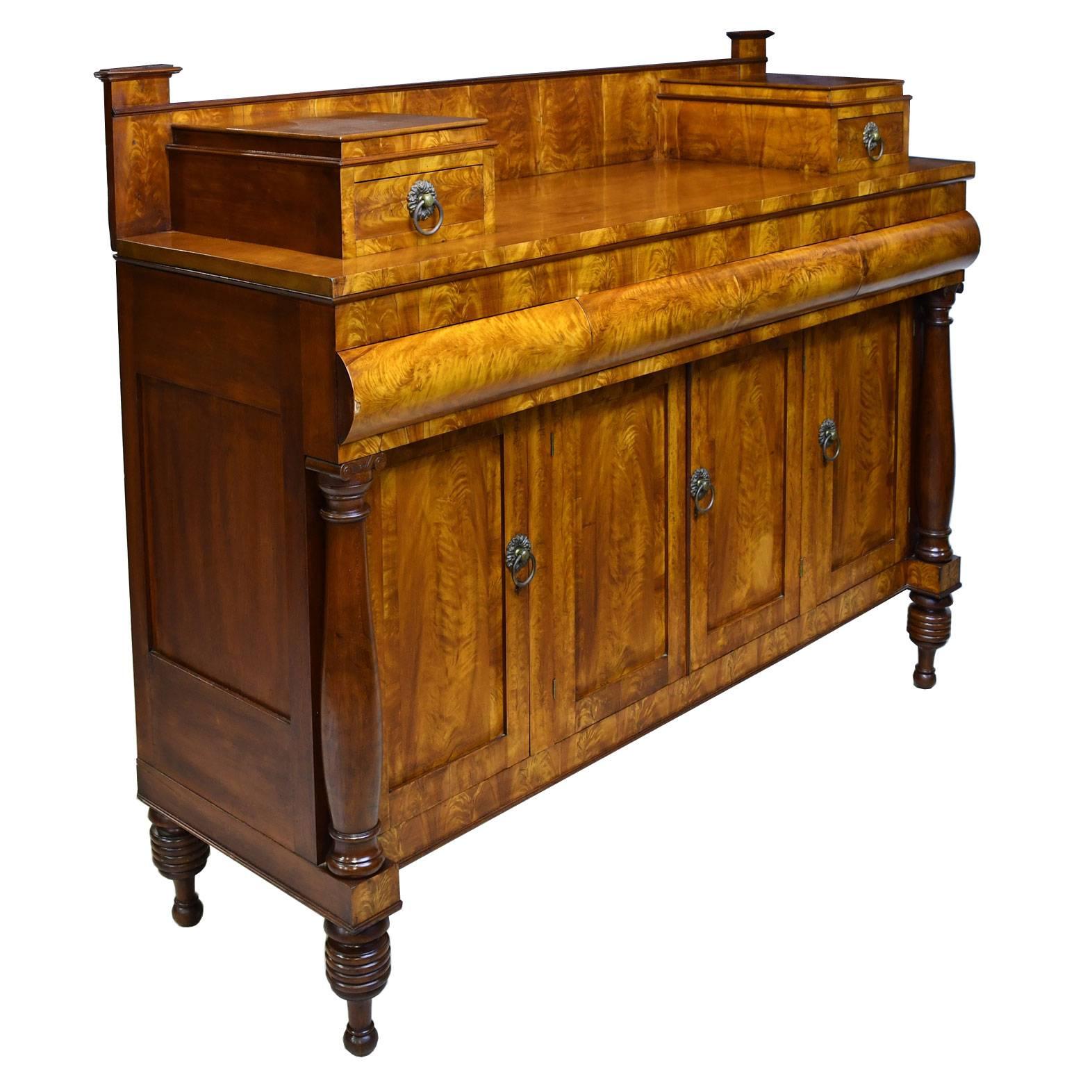 American Empire Sideboard in Satinwood, Vermont, circa 1825 For Sale 4