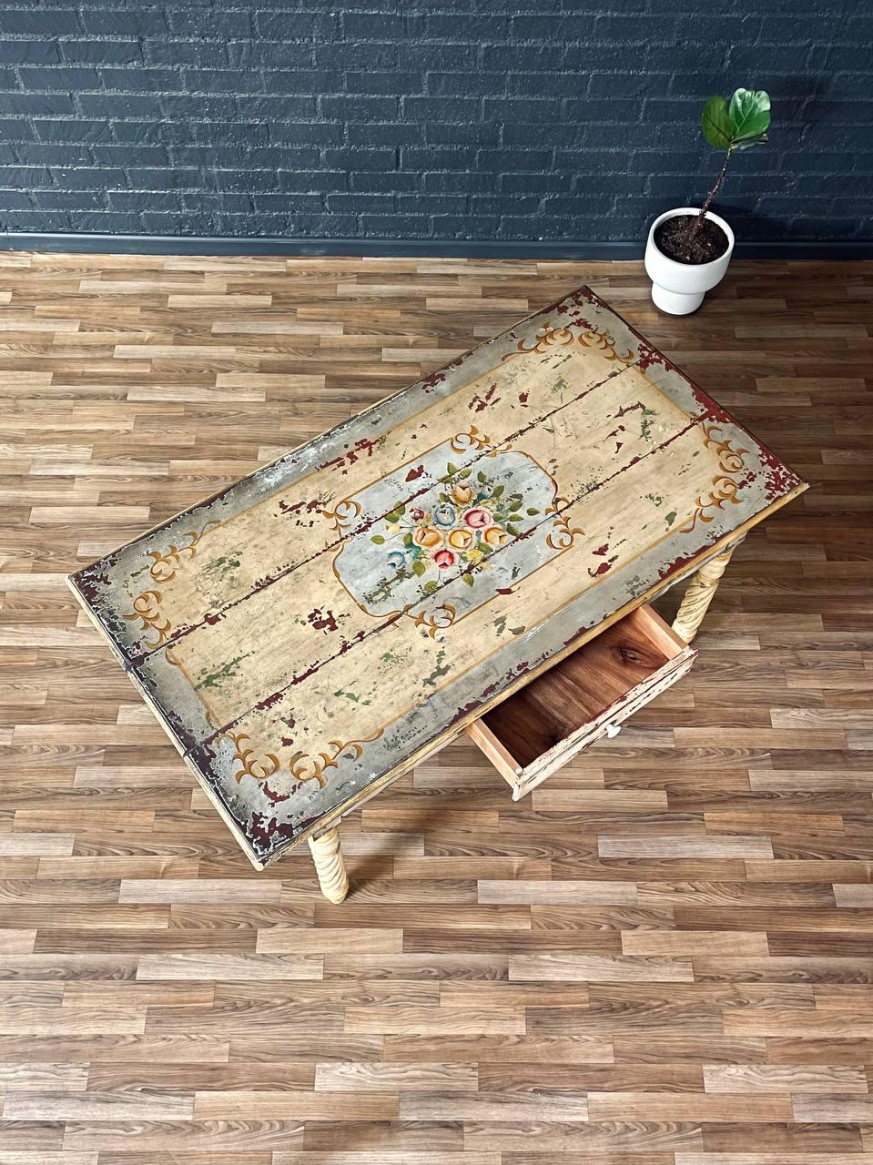 Américain Table de salle à manger en chêne Oak Harvest peint, finition vieillie, 1940's en vente