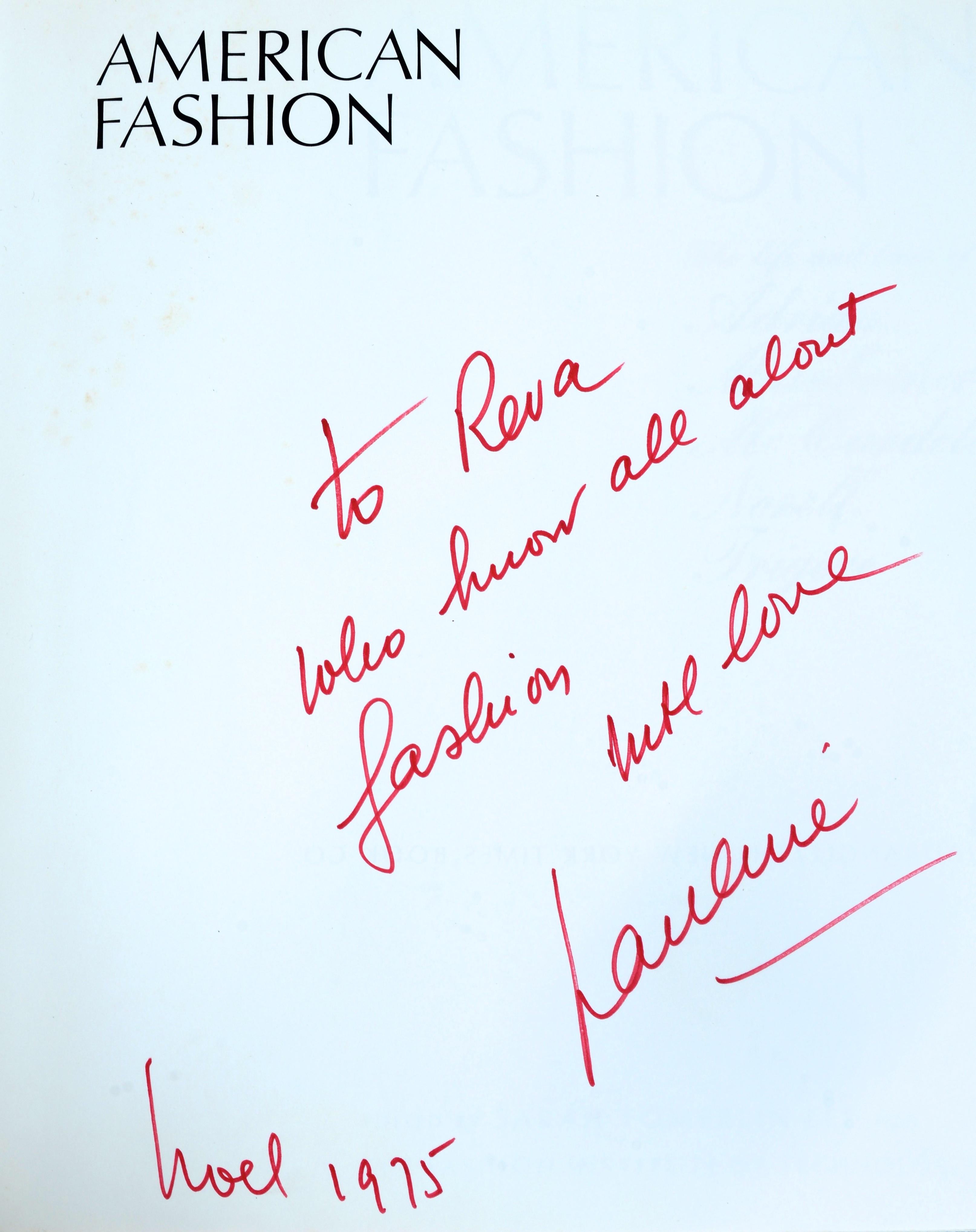 La mode américaine : The Life and Lines of Adrian, Mainbocher, McCardell, Norell, and Trigere par Robert Riley ; Dale McConathy ; Sally Kirkland ; Bernadine Morris ; and Eleni Sakes Epstein. Texte descriptif accompagné de photographies de célébrités