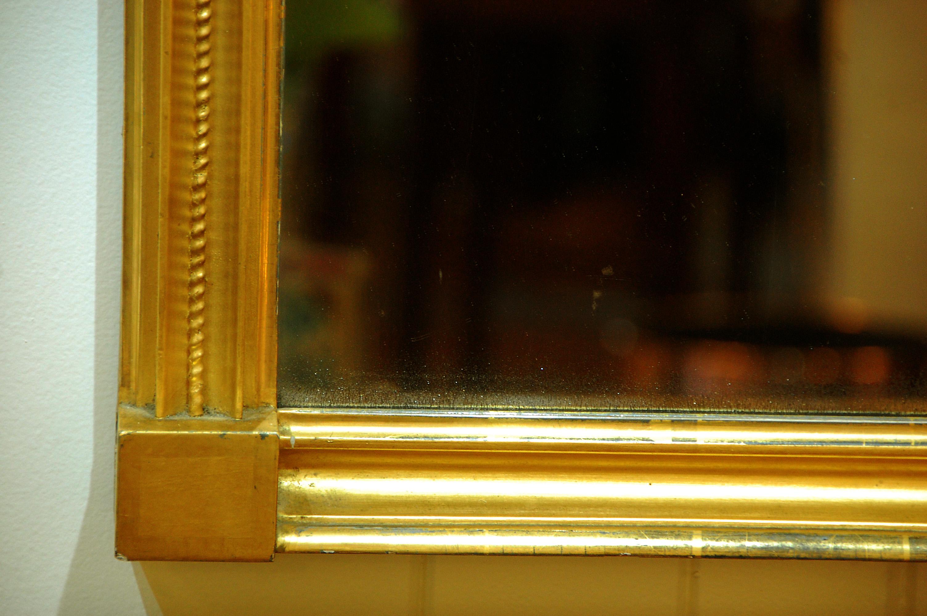 American Federal 18th Century Gold Leaf Mirror with Classical Frieze 3