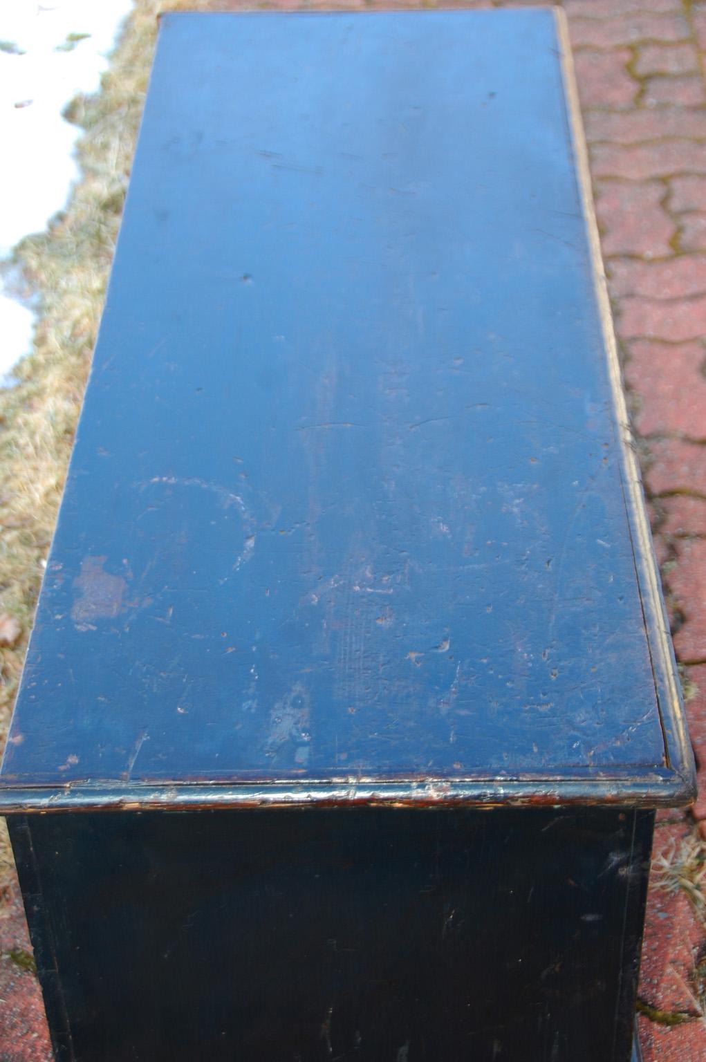 American Federal Blanket Chest with Bracket Base and Original Blue Paint In Good Condition In Wells, ME