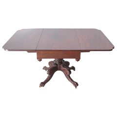 American Federal Breakfast Table in Mahogany with Drop-Leaves, circa 1815