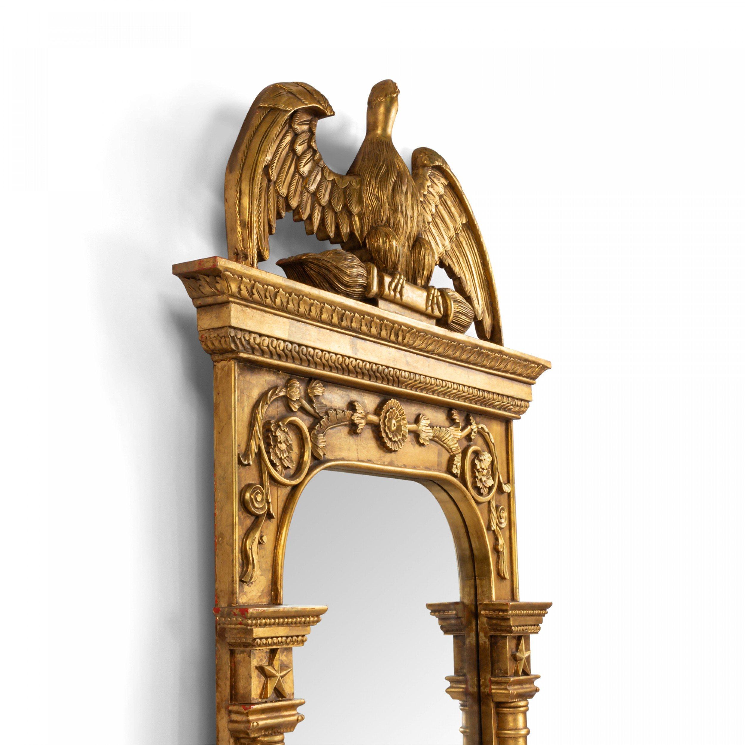 American Federal Carved Giltwood Eagle Pediment Wall Mirror In Good Condition For Sale In New York, NY