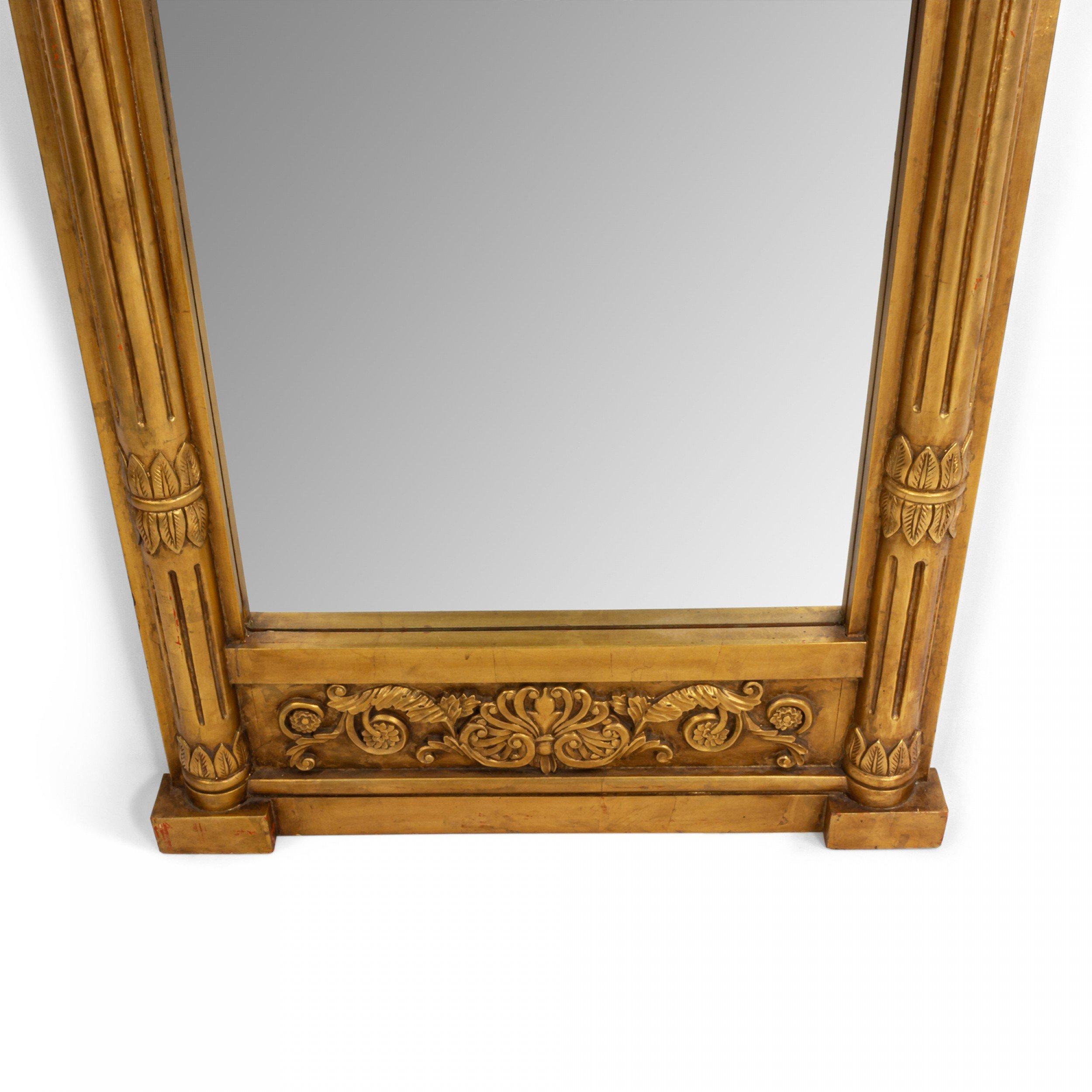 American Federal Carved Giltwood Eagle Pediment Wall Mirror For Sale 2