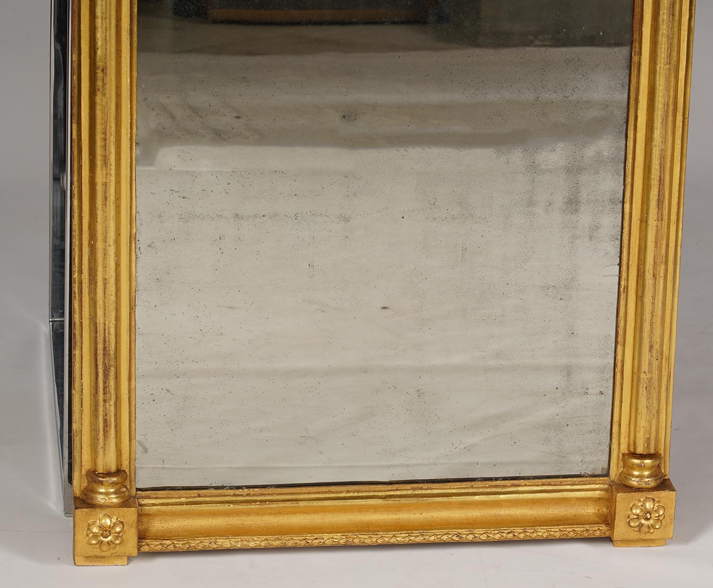American Federal Carved Giltwood Pier Mirror with Églomisé Panel In Good Condition In Ft. Lauderdale, FL