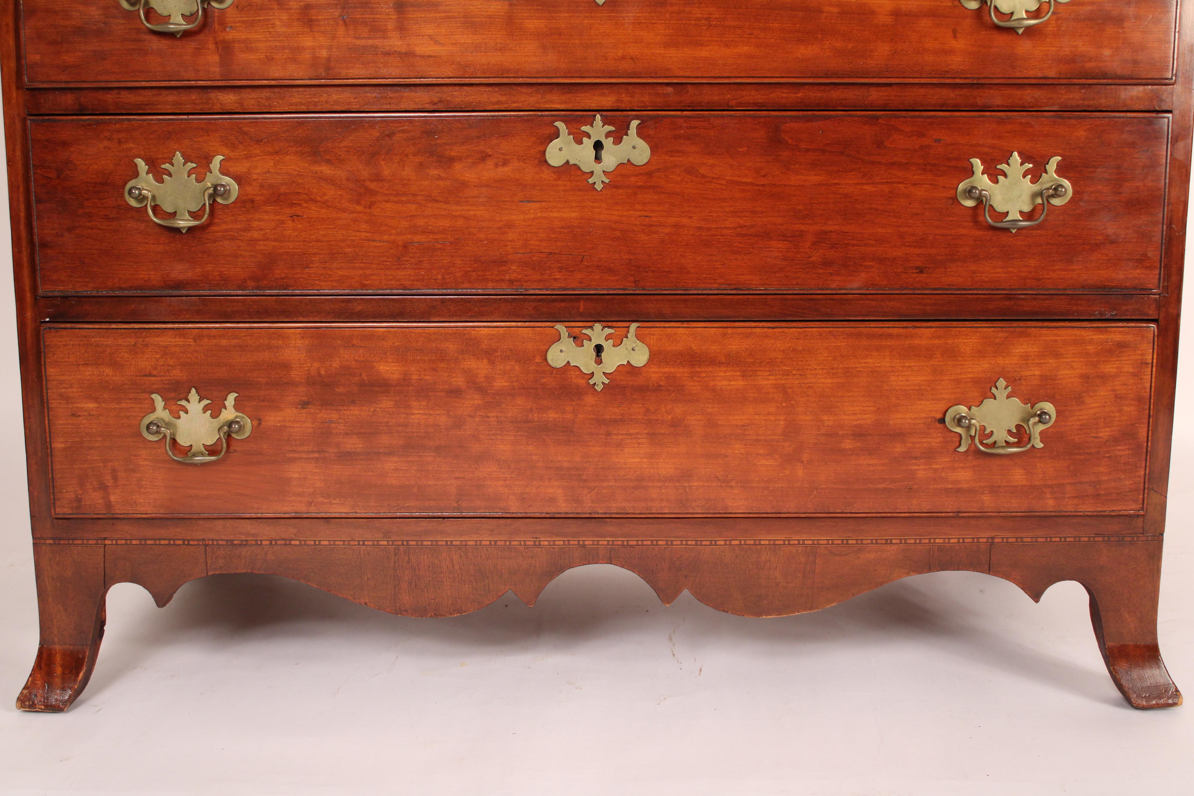 Amerikanischer Federal-Schreibtisch in Kirsche mit schräger Platte im Angebot 3