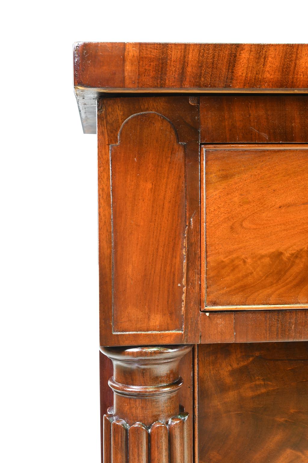 American Federal Chest of Drawers in West Indies Mahogany, Baltimore, circa 1835 For Sale 6