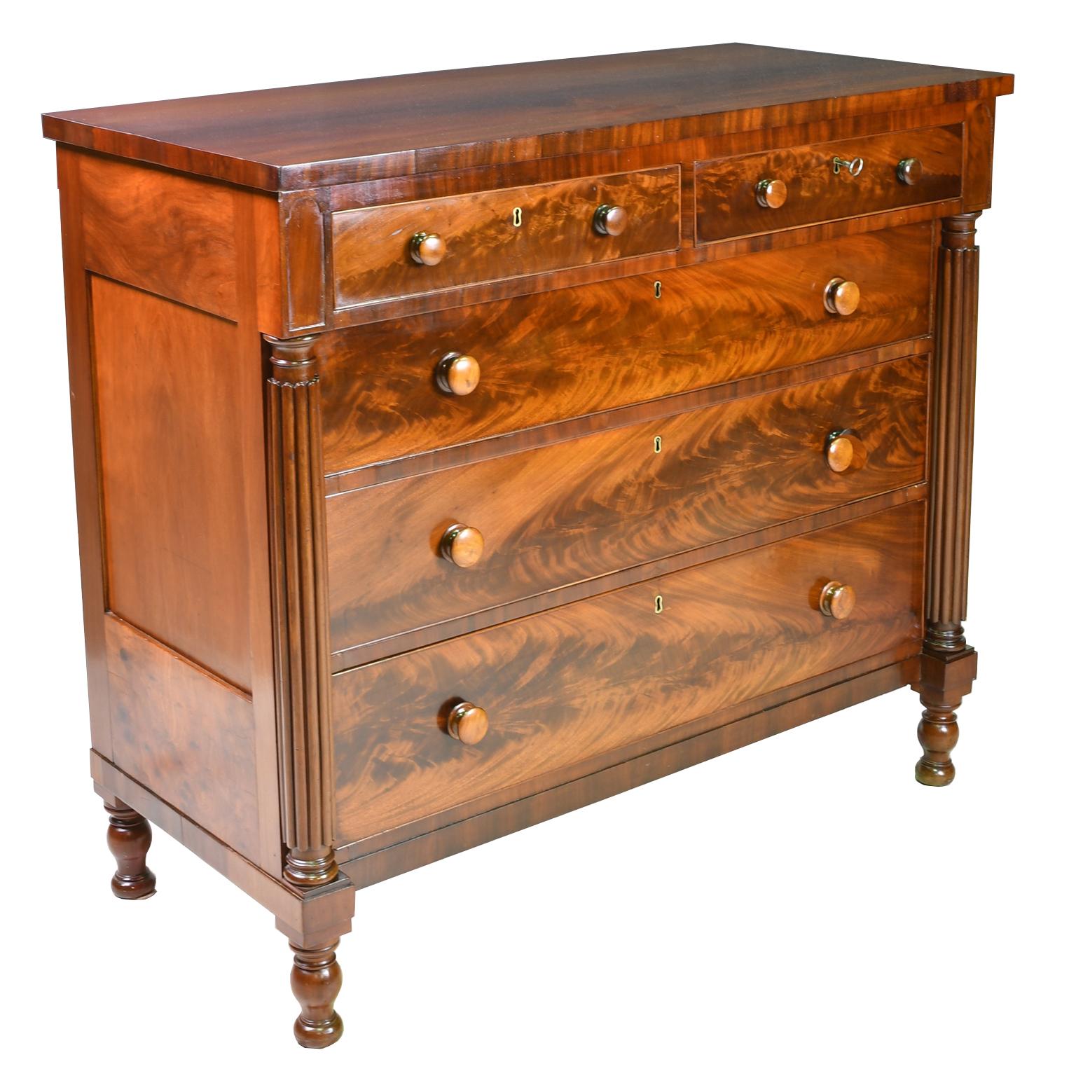 Polished American Federal Chest of Drawers in West Indies Mahogany, Baltimore, circa 1835 For Sale