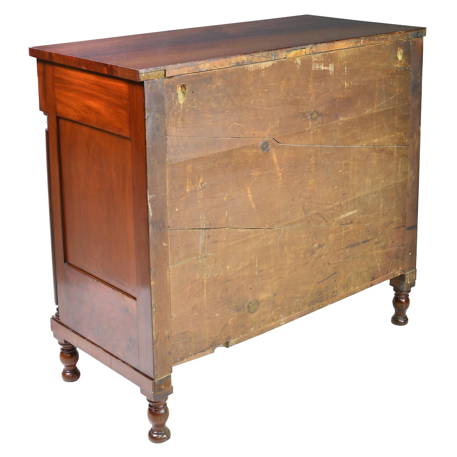 19th Century American Federal Chest of Drawers in West Indies Mahogany, Baltimore, circa 1835 For Sale