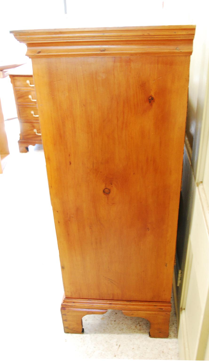 American Federal Chippendale Birch and Pine Tall Chest of Five Graduated Drawers In Good Condition For Sale In Wells, ME