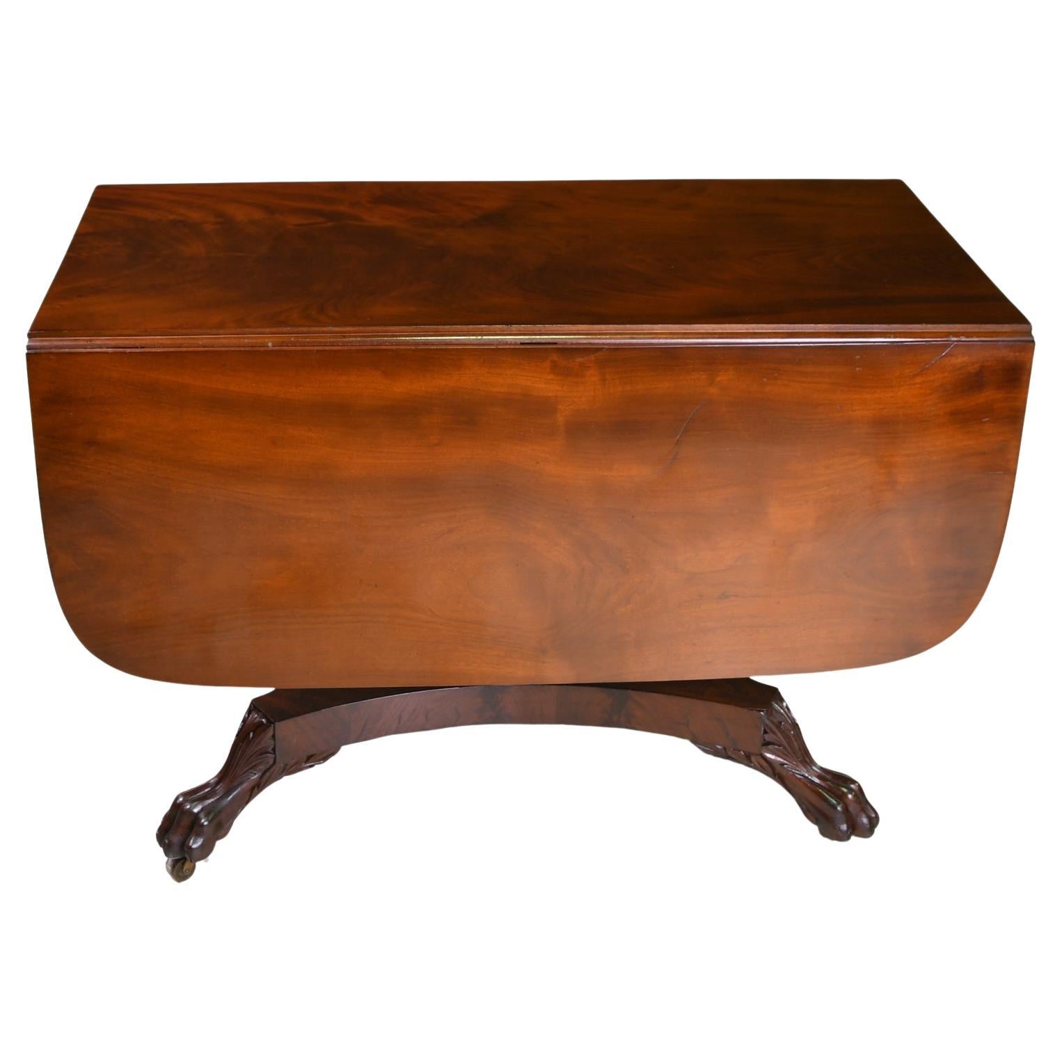American Federal Drop Leaf Dining Table in West Indies Mahogany New York, c 1820 For Sale 3