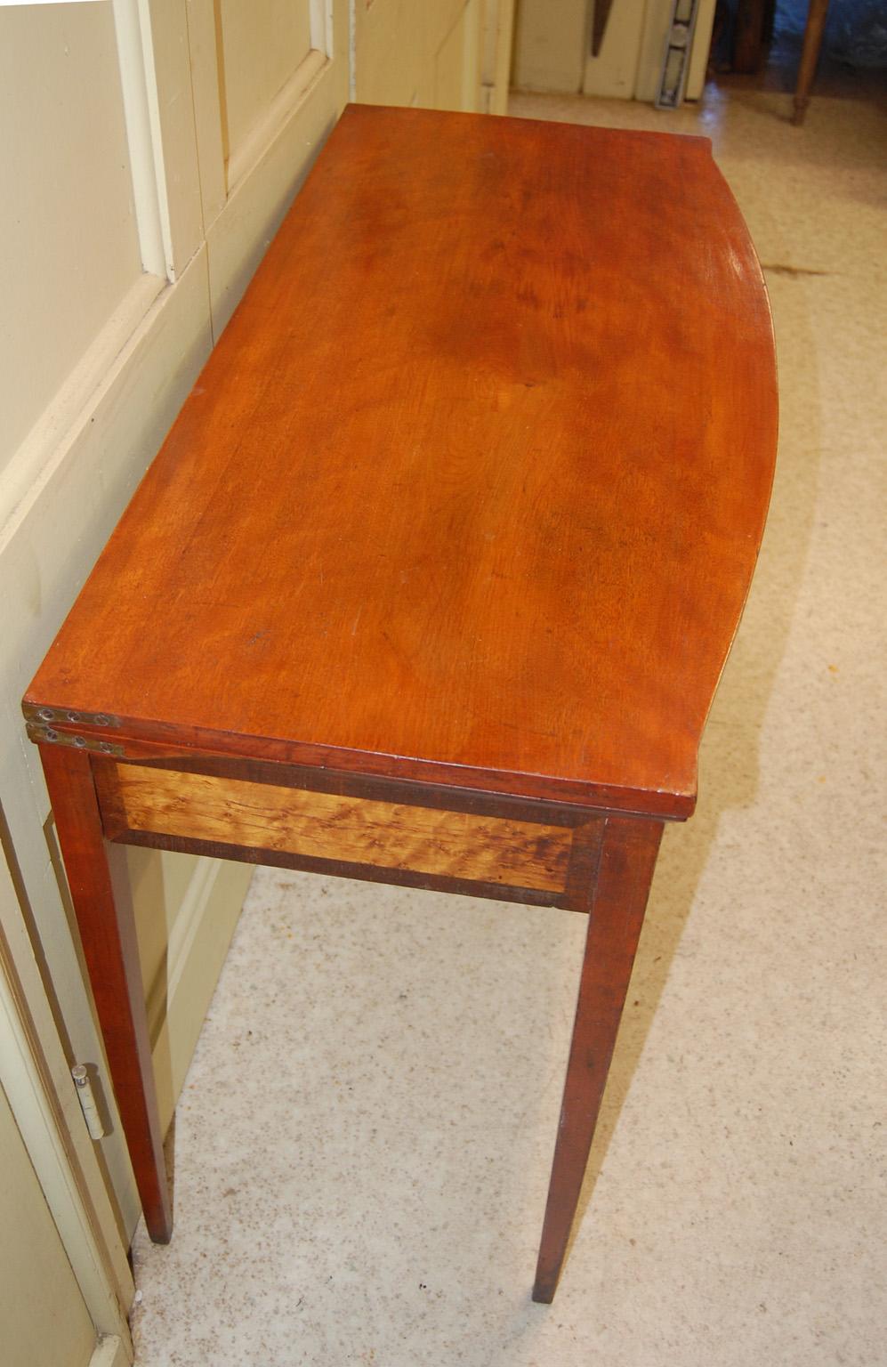Hepplewhite American Federal Fold Over Inlaid Tea Table with Tapered Legs Portsmouth, N.H. For Sale