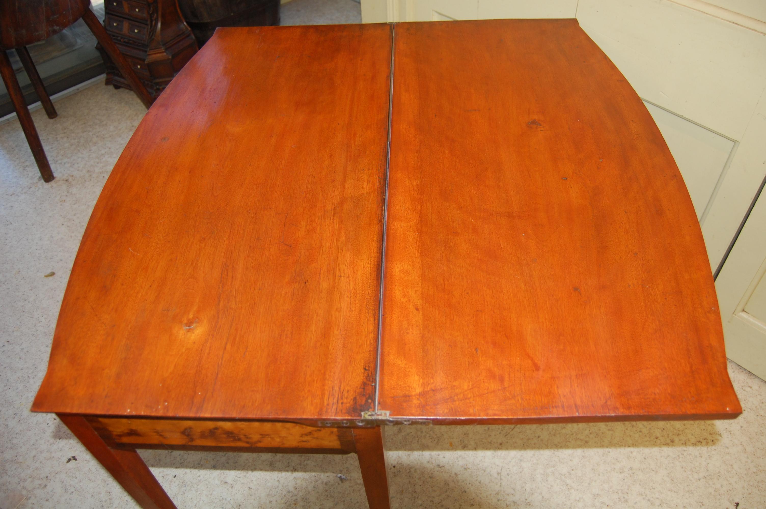 Birch American Federal Fold Over Inlaid Tea Table with Tapered Legs Portsmouth, N.H. For Sale