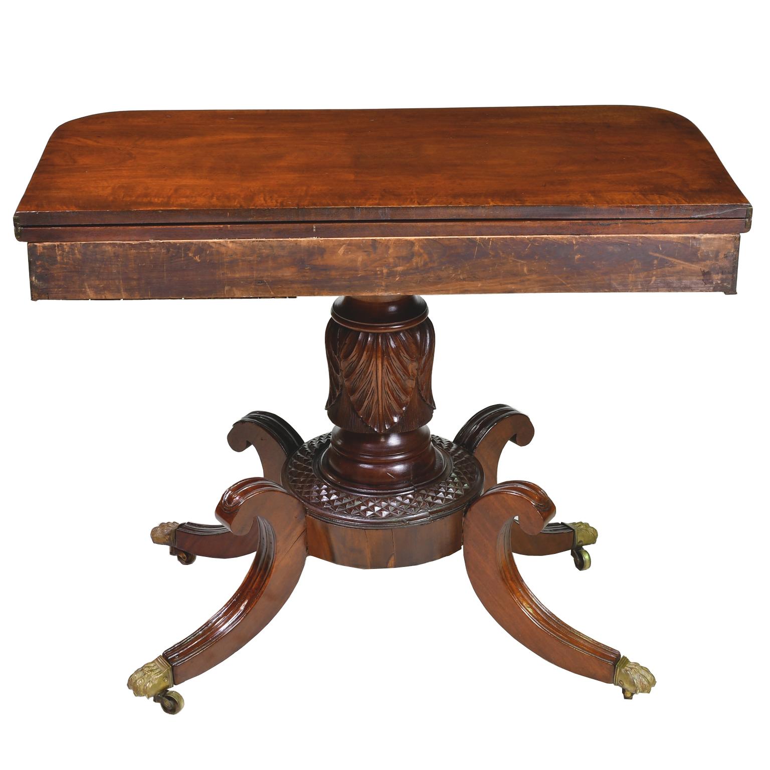 Mesa federal americana de juegos y cartas con tallas de hojas de tabaco, Baltimore, c. 1820 en Bueno estado para la venta en Miami, FL