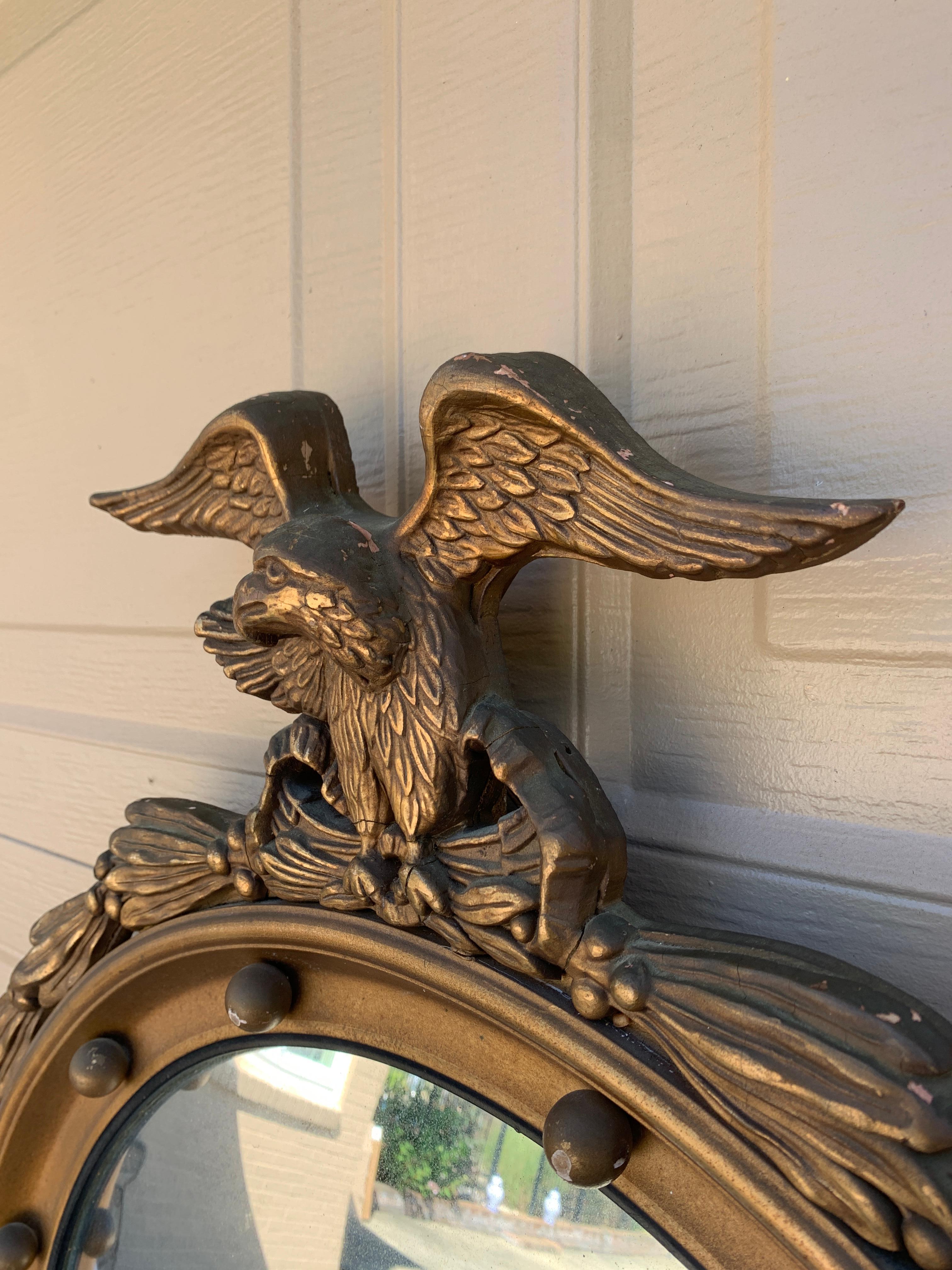 Specchio convesso American Feder Giltwood Eagle Bullseye in vendita 4