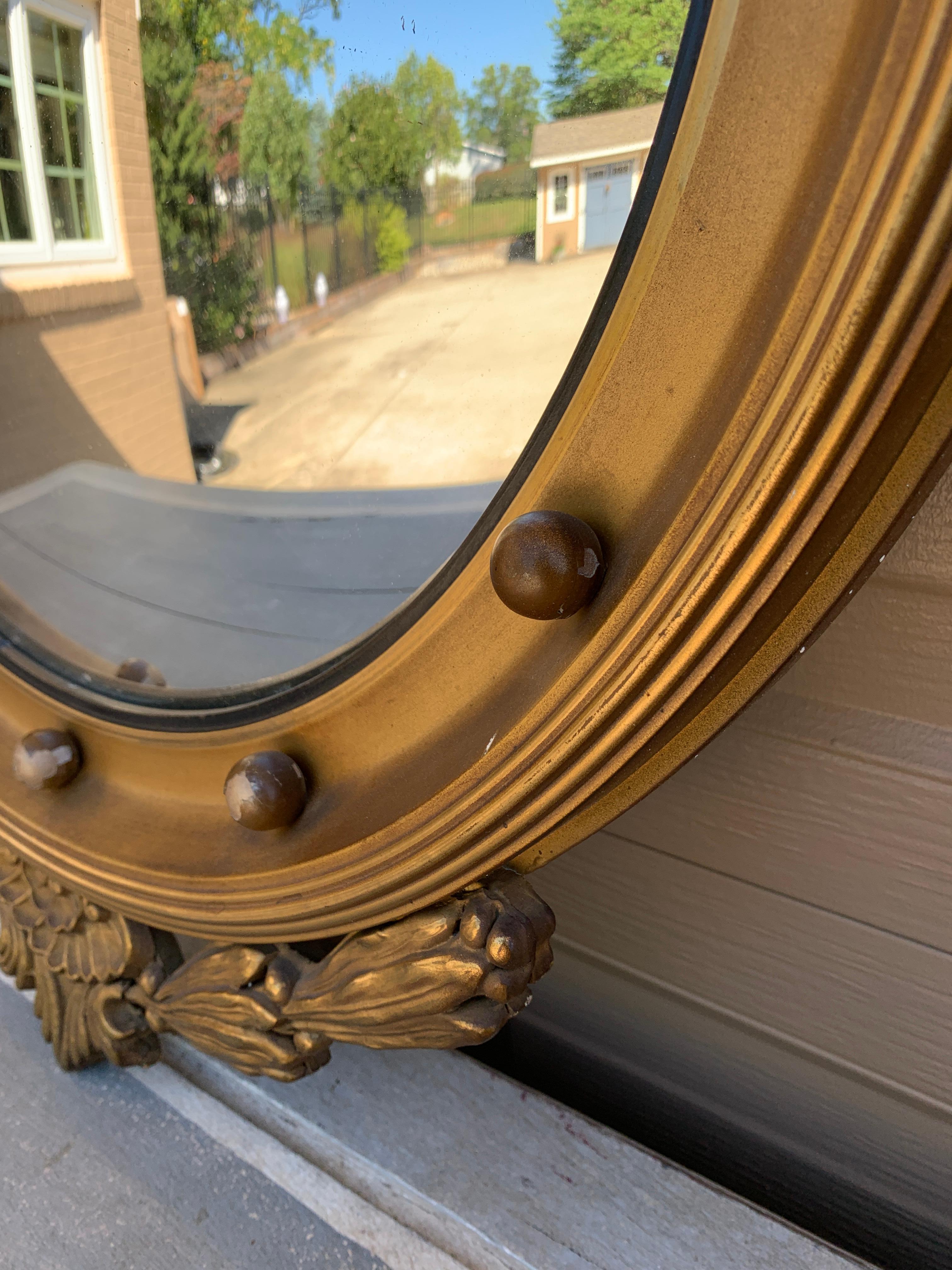 XX secolo Specchio convesso American Feder Giltwood Eagle Bullseye in vendita