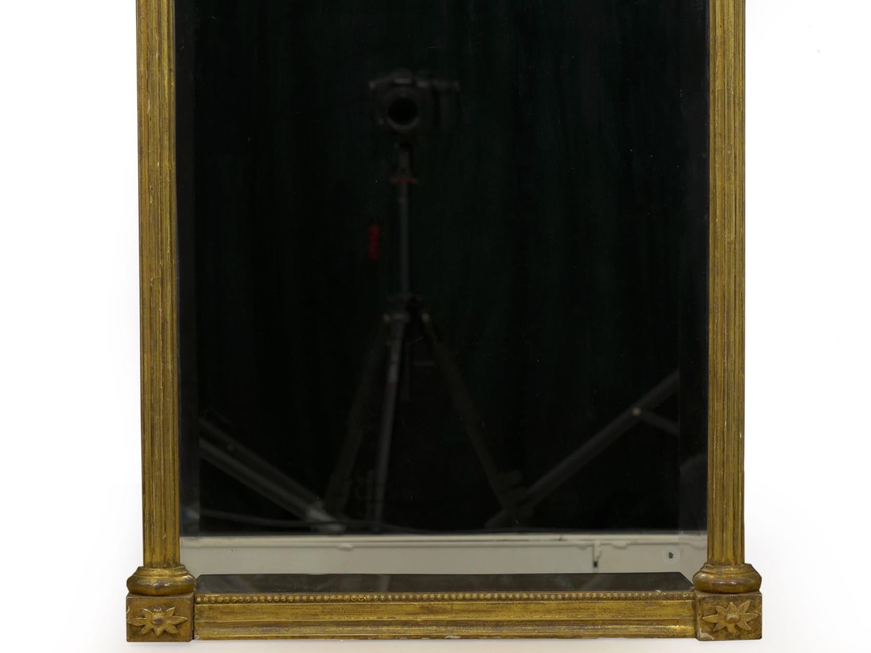 North American American Federal Giltwood Églomisé Antique Pier Mirror, circa 1805-1815