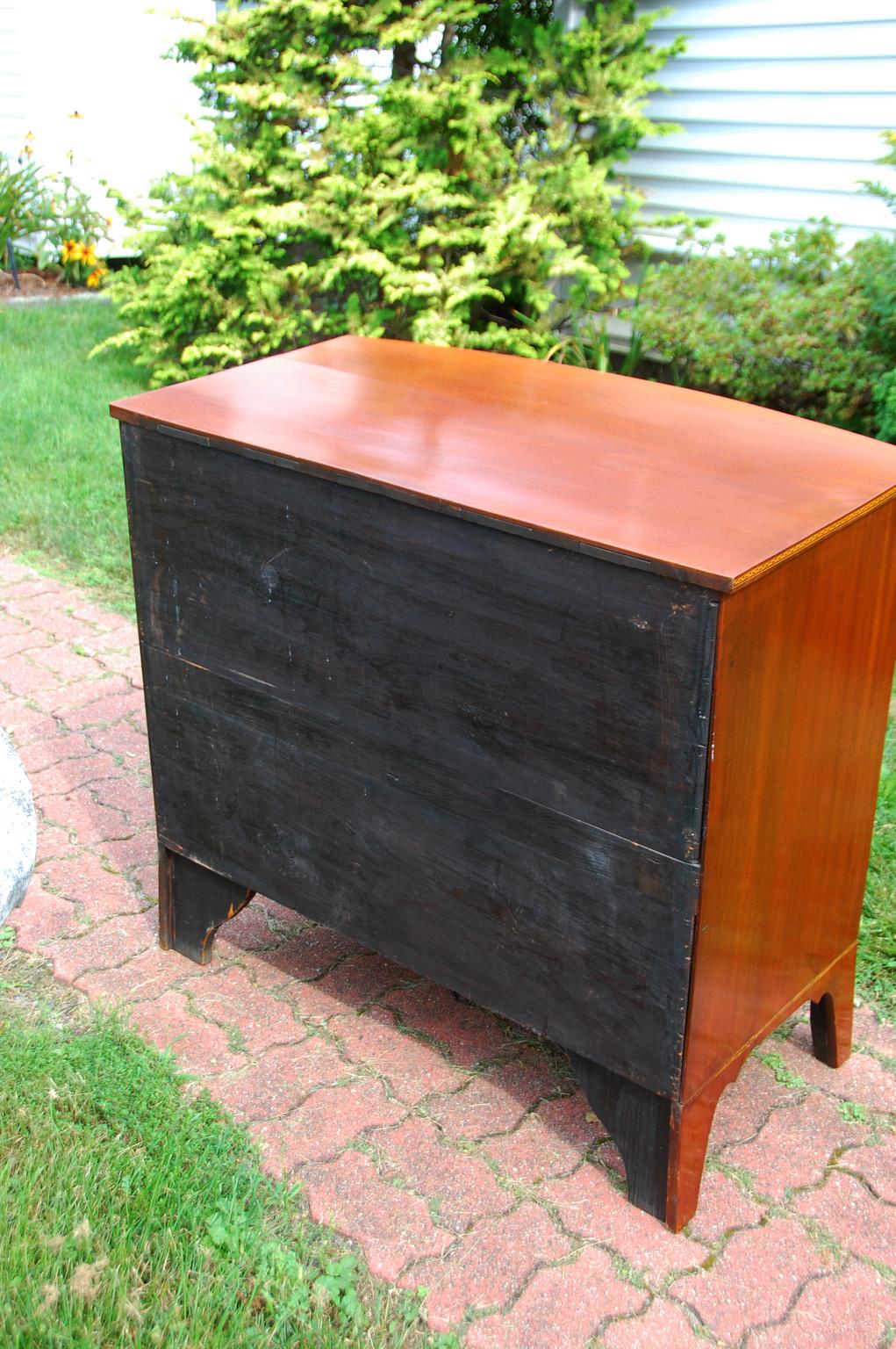 American Federal Hepplewhite Period Mahogany Bowfront Chest of Four Drawers 2