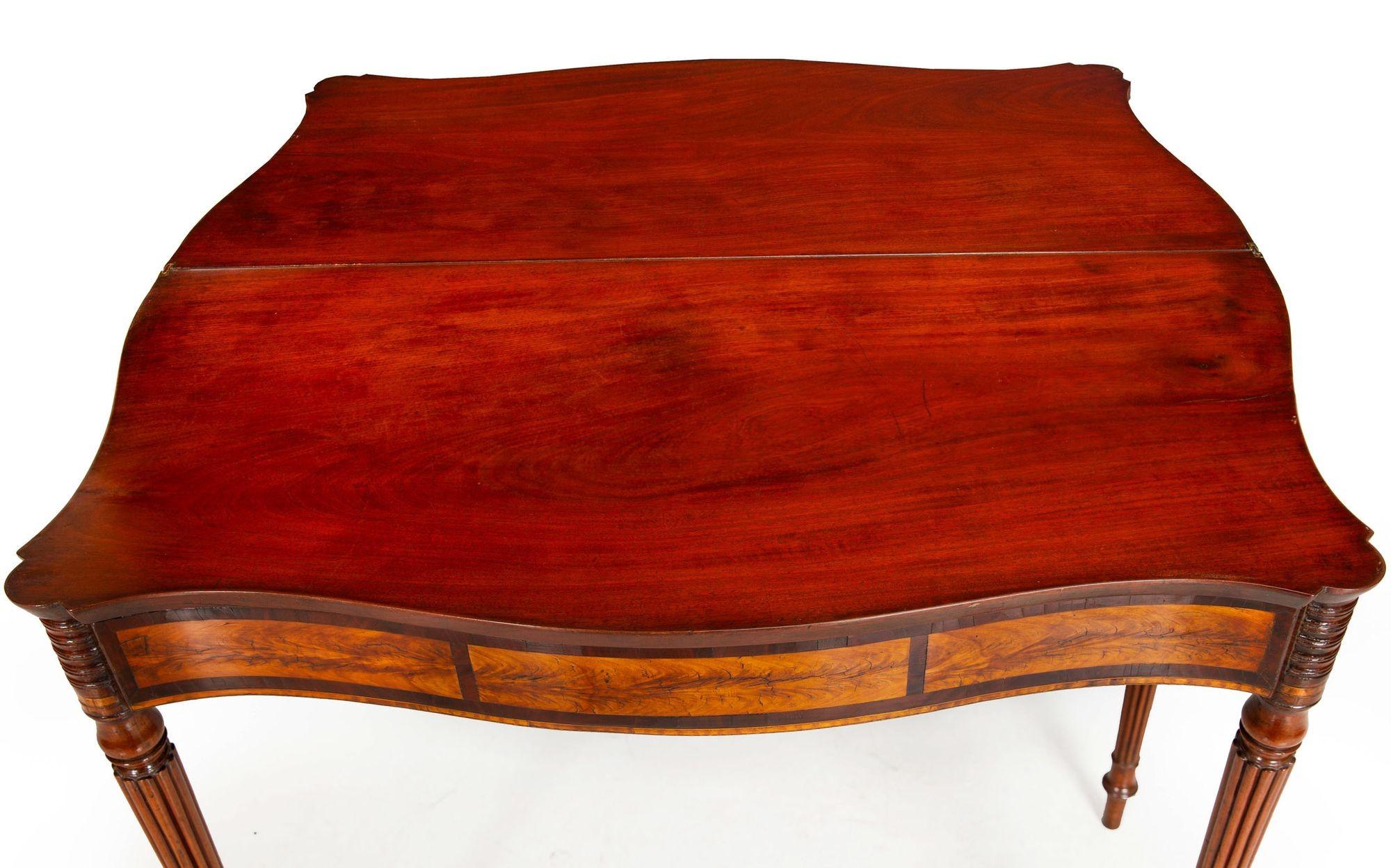 American Federal Inlaid-Mahogany Card Game Table, Massachusetts ca. 1810 For Sale 3