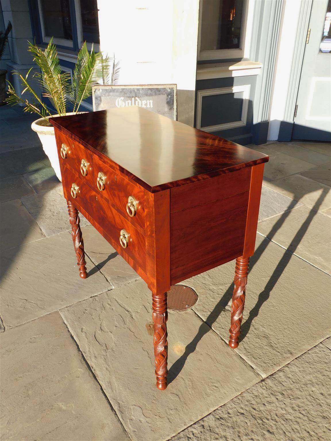 American Federal Mahogany Acanthus Server with Original Brasses, Boston, C. 1815 In Excellent Condition In Hollywood, SC