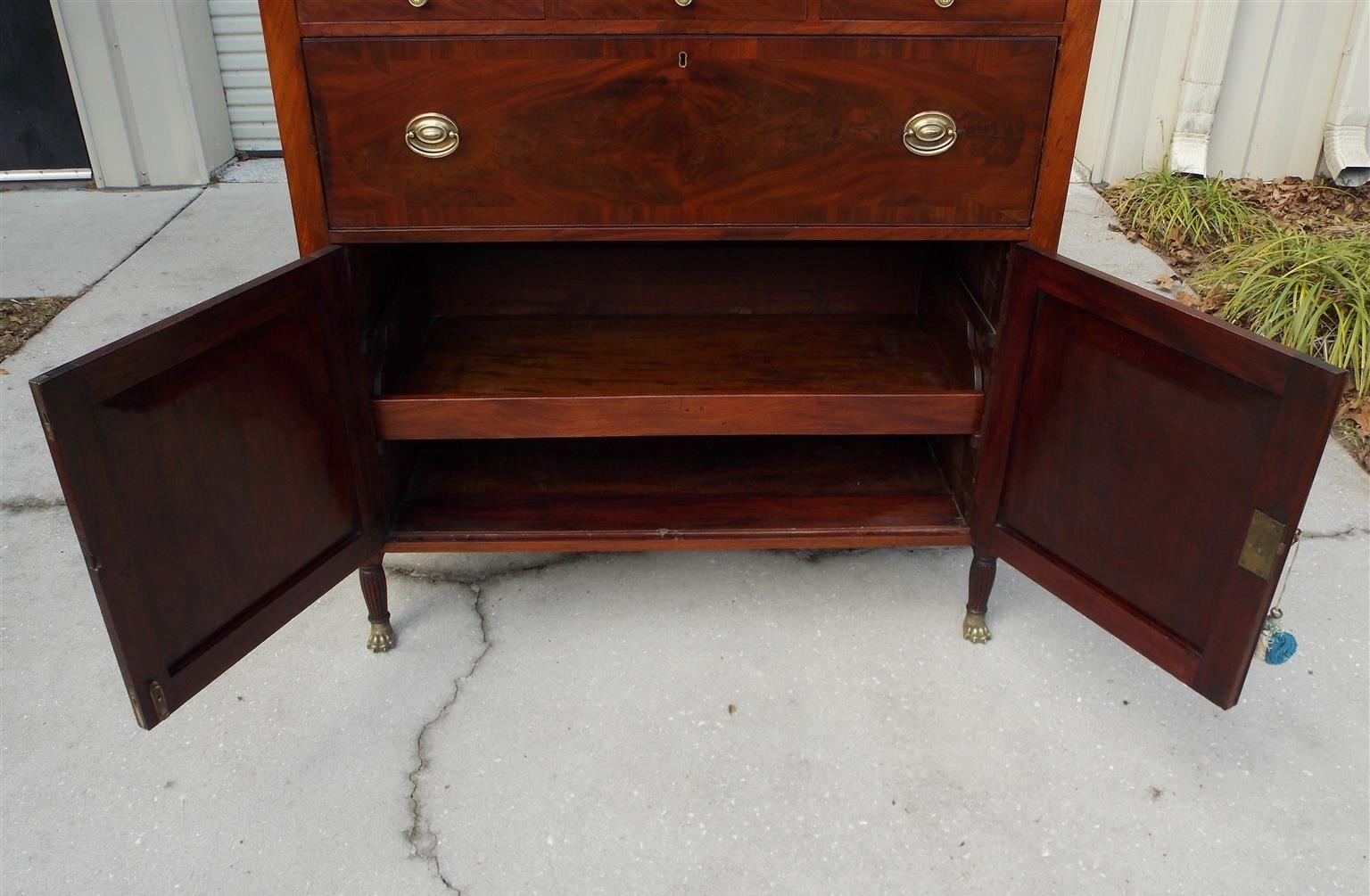 American Federal Mahogany & Satinwood Butler's Desk with Paw Feet. NY, C. 1810 For Sale 3