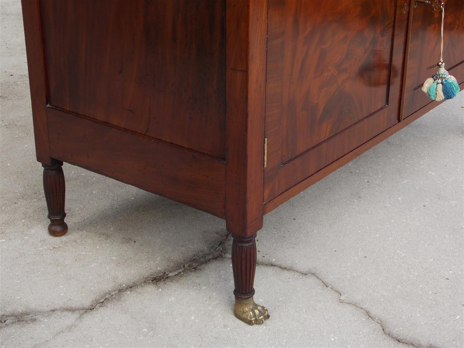 American Federal Mahogany & Satinwood Butler's Desk with Paw Feet. NY, C. 1810 For Sale 5
