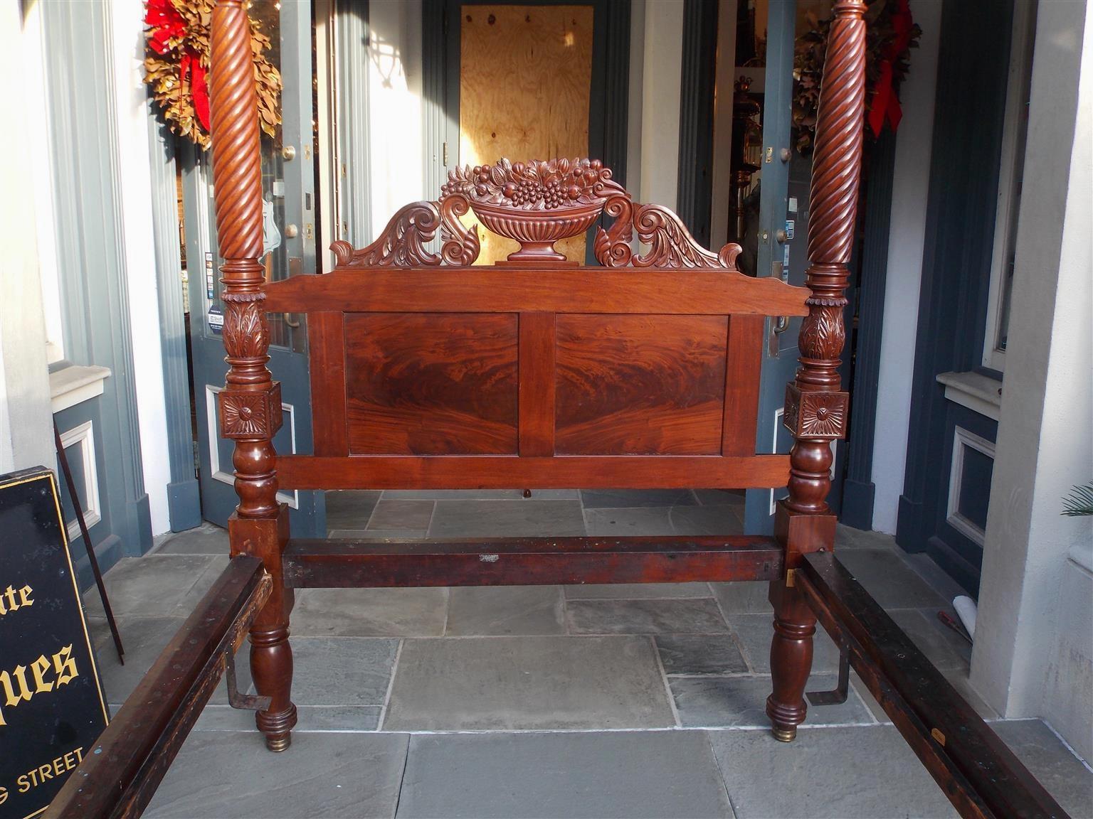 American Federal Mahogany Barley Twist & Foliage Four Poster Bed NY, Circa 1815 In Excellent Condition In Hollywood, SC