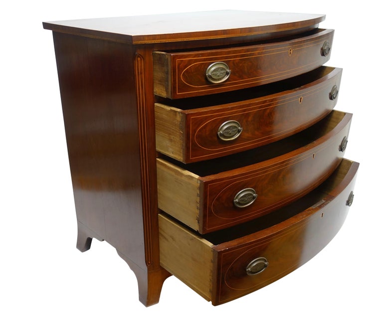 American Federal Mahogany Bow Front Chest of Drawers, 19th Century, circa 1820 at 1stDibs