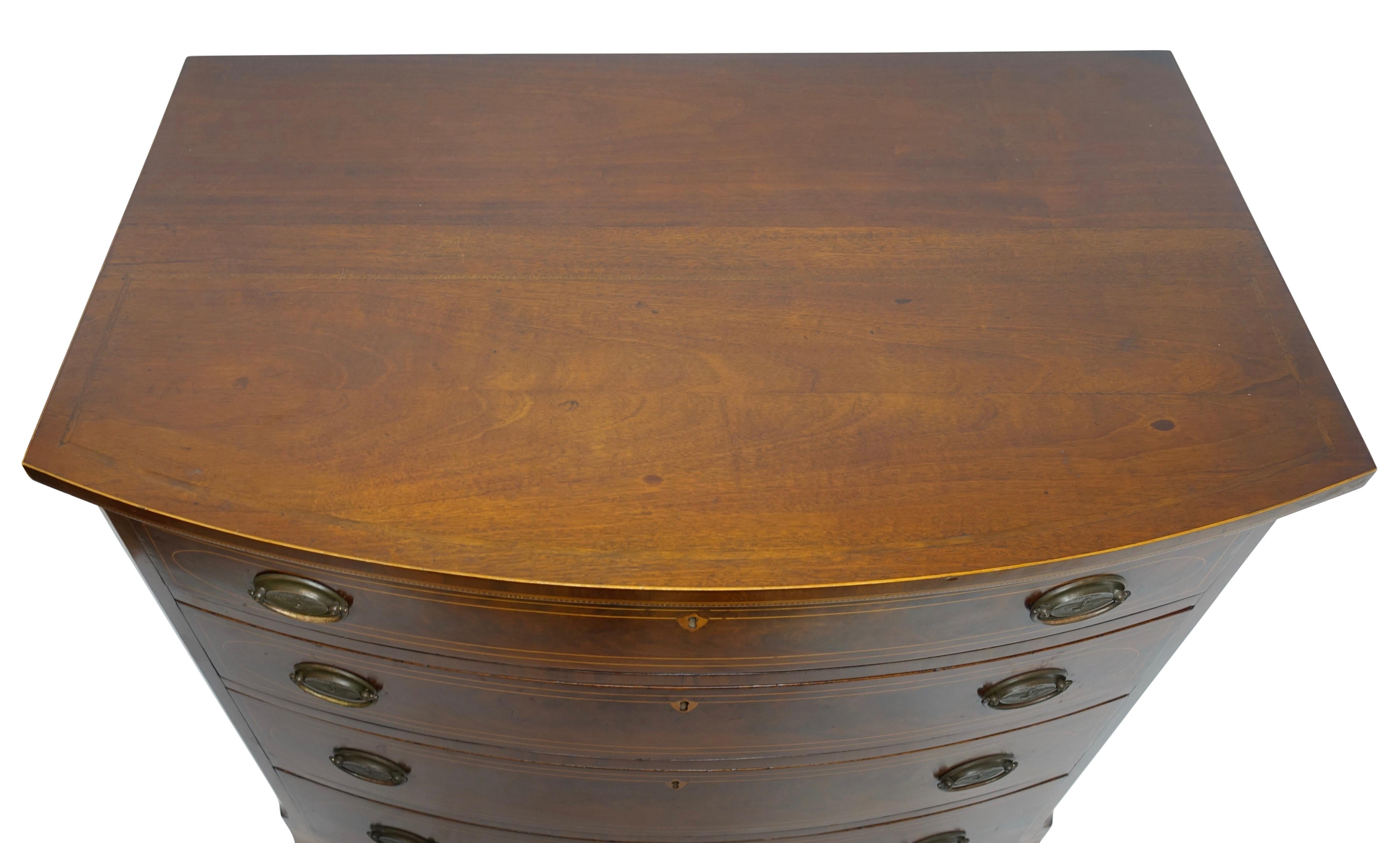 American Federal Mahogany Bow Front Chest of Drawers, 19th Century, circa 1820 1