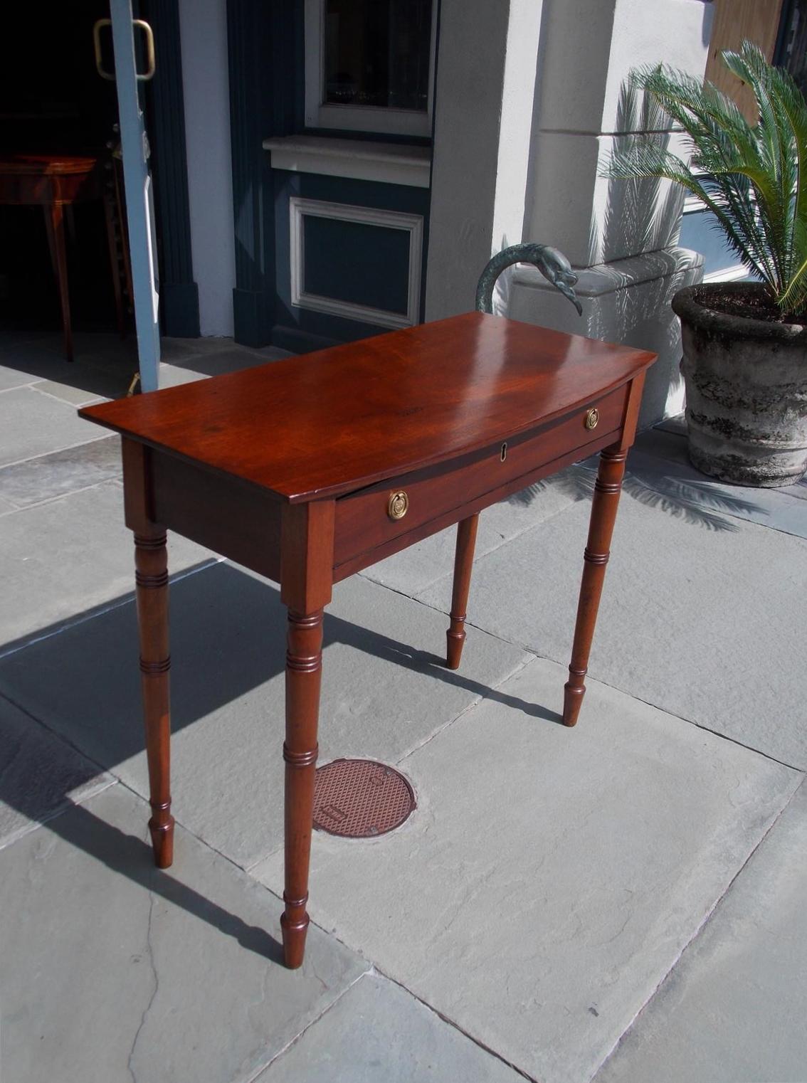 Cast American Federal Mahogany Bow Front One-Drawer Server with Brass Pulls. C.1810 For Sale