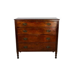 Antique American Federal Mahogany Chest of Drawers, circa 1810