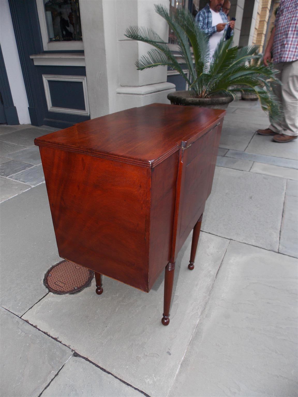 American Federal Mahogany Compartmentalized Hinged Work Table,  VA Circa 1810 For Sale 4