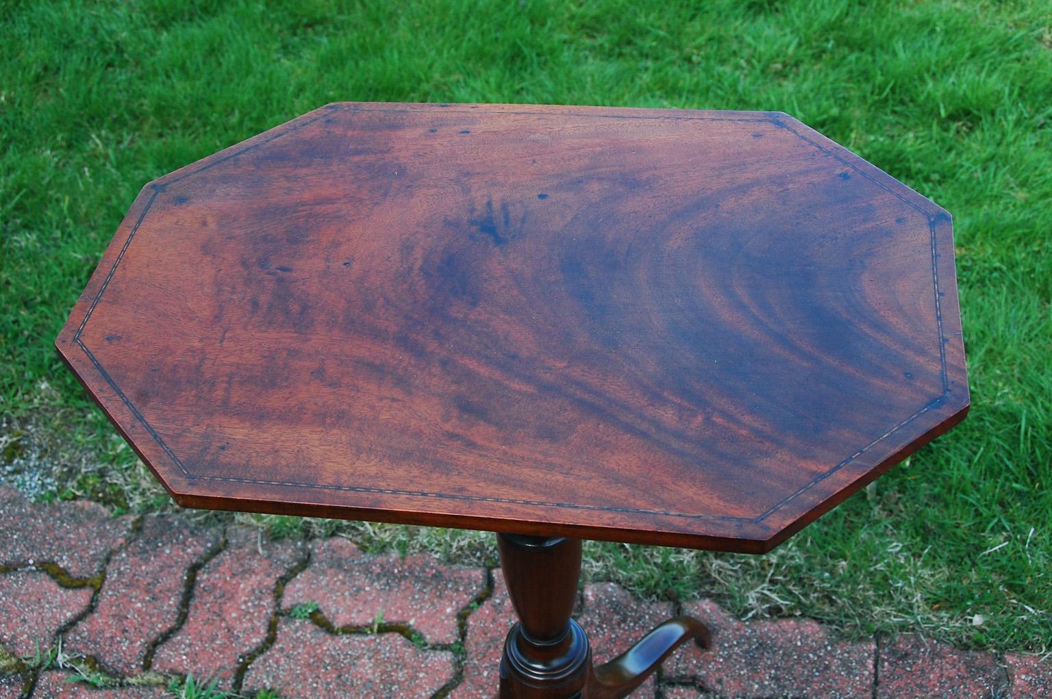 Early 19th Century American Federal Mahogany Octagonal Tilt Table, Urn Shaped Stem, Portsmouth NH