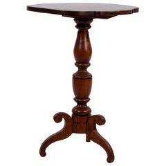 American Federal Mahogany Tilt-Top Scalloped Table