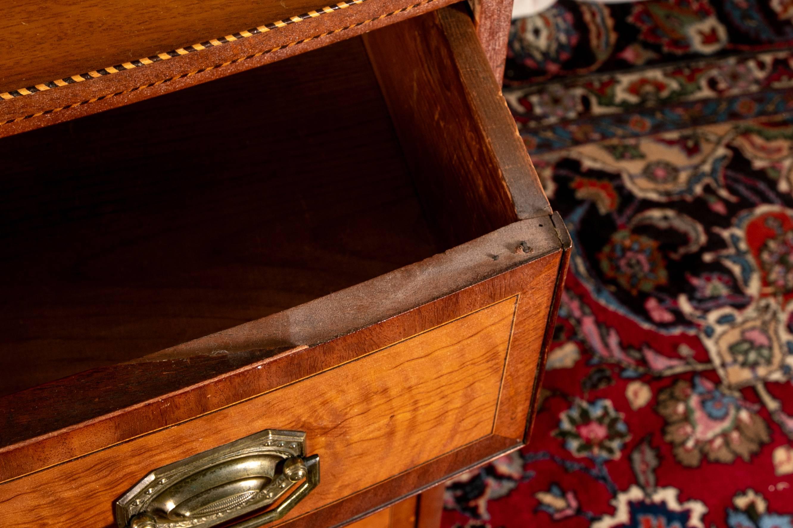 American Federal North Shores Bow Front Chest, circa 1800-1810 1