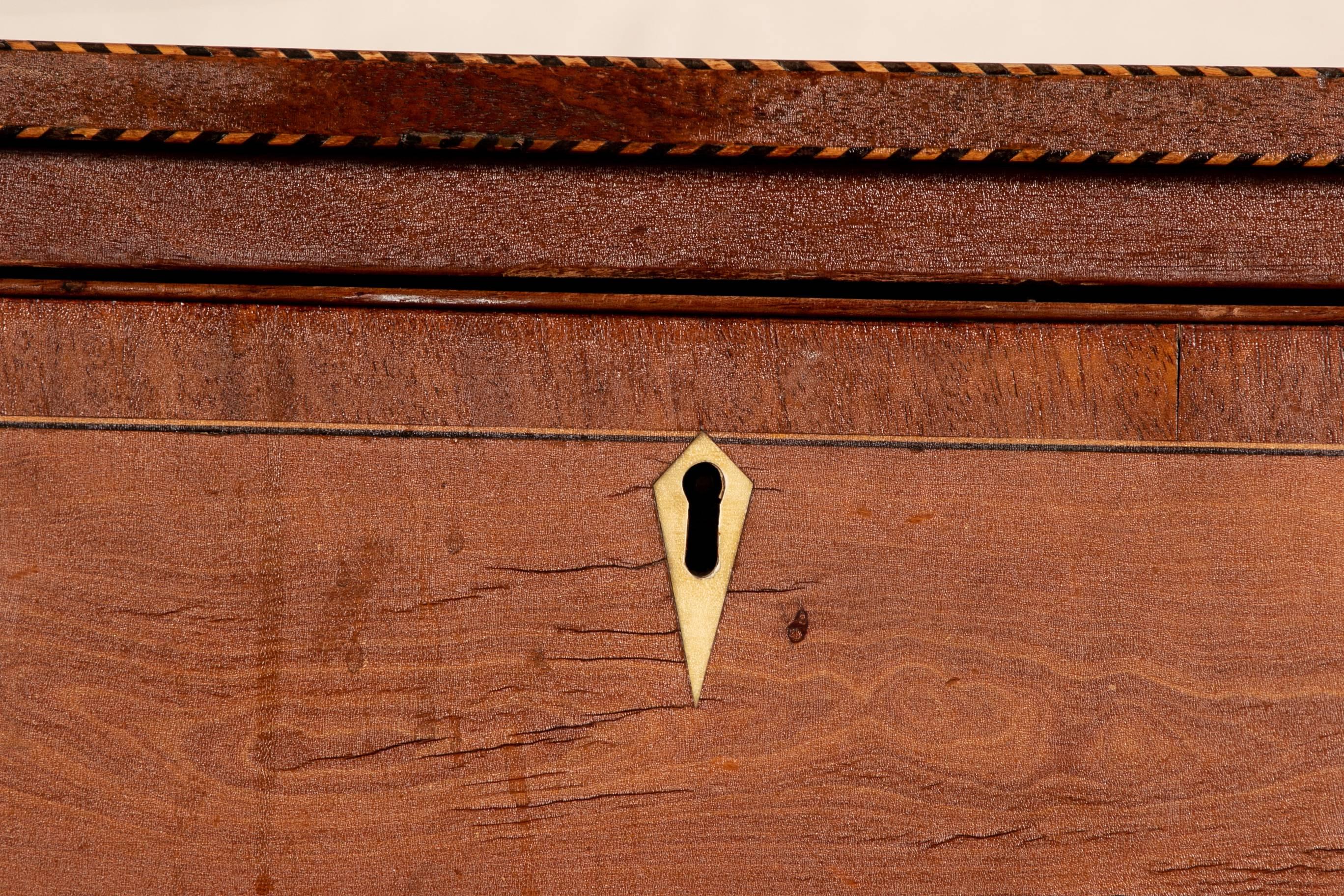 American Federal North Shores Bow Front Chest, circa 1800-1810 2