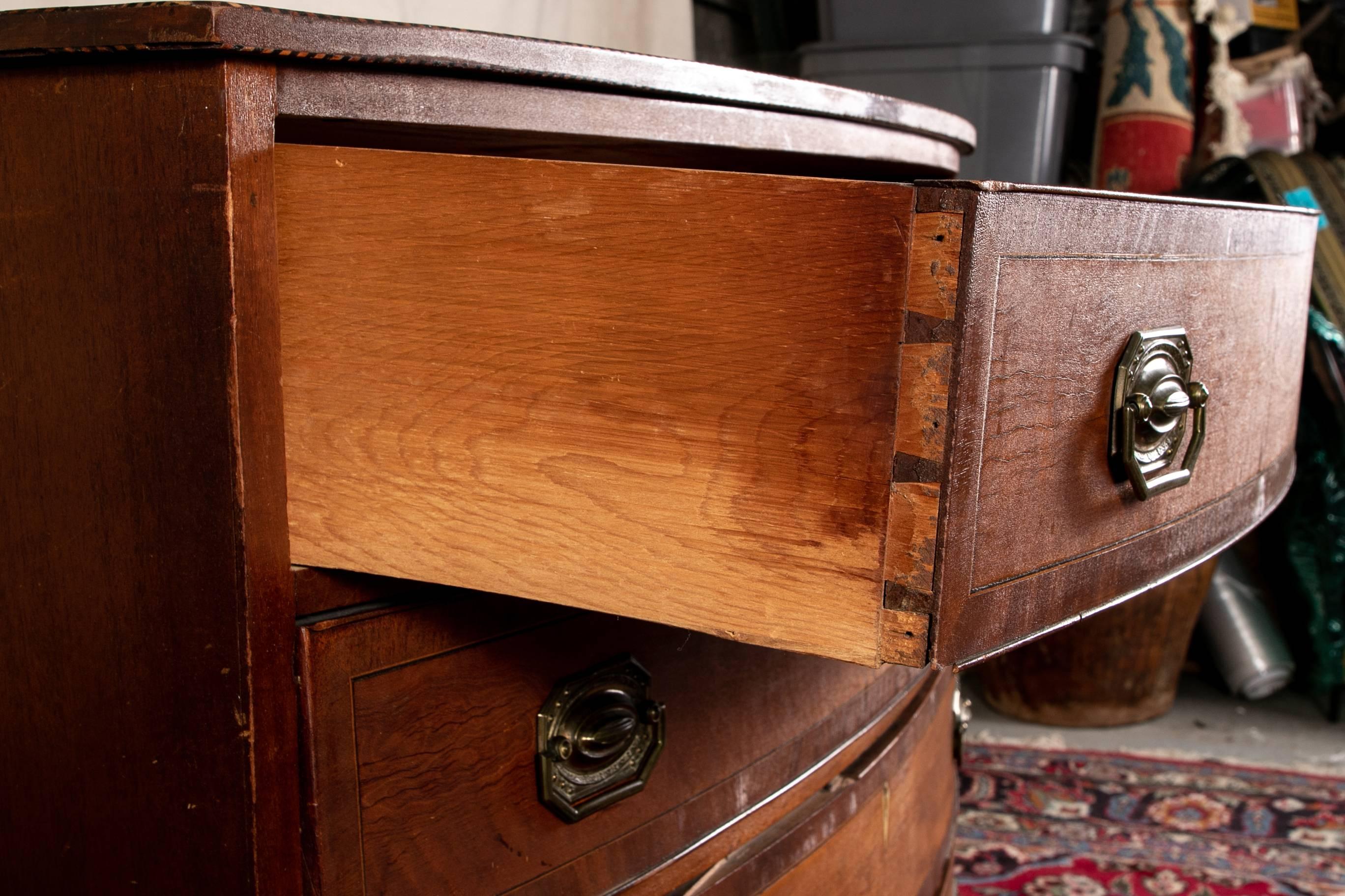 American Federal North Shores Bow Front Chest, circa 1800-1810 4