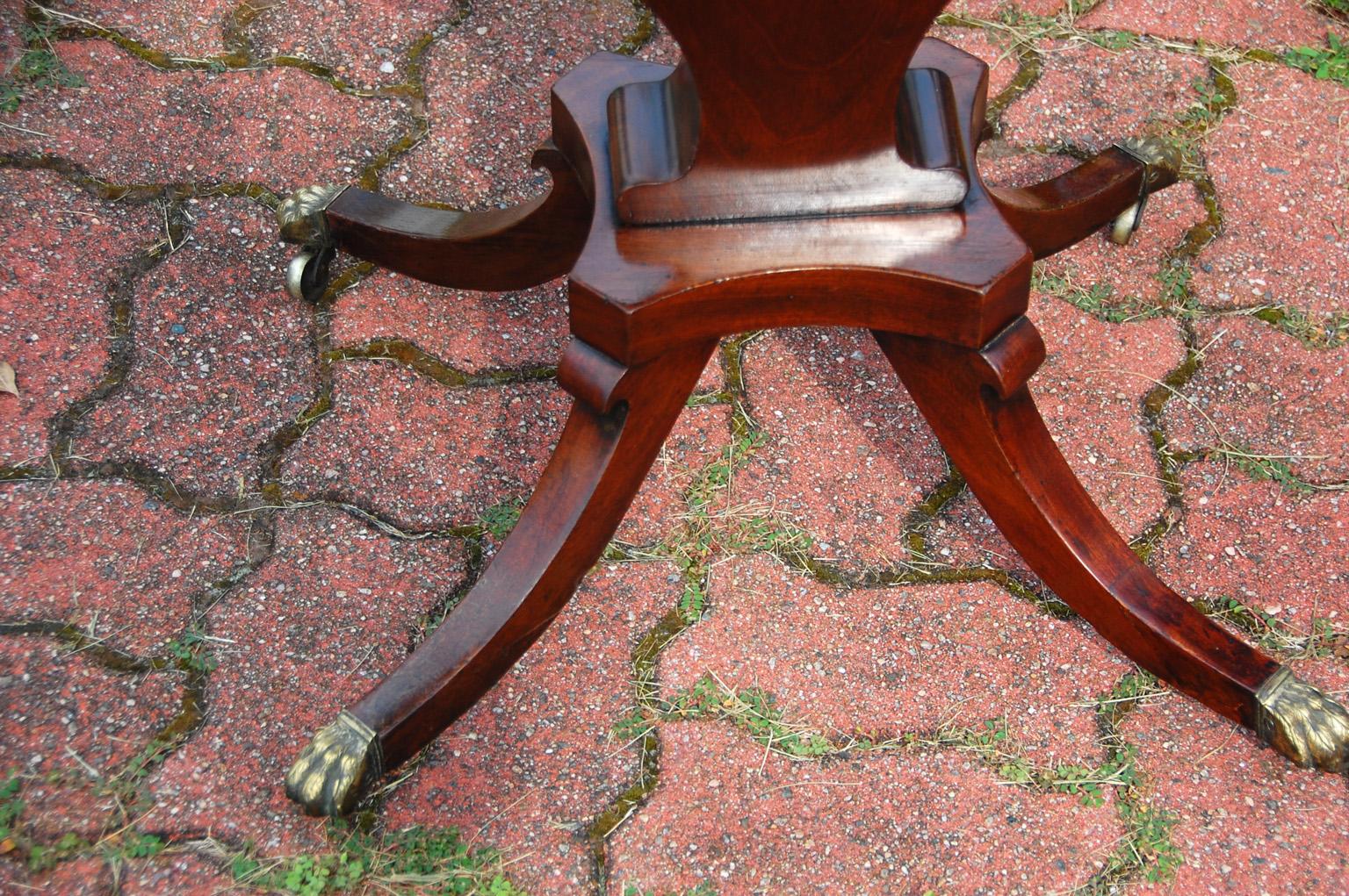 American Federal Period Mahogany Dropleaf Worktable with Downswept Legs Paw Feet For Sale 3