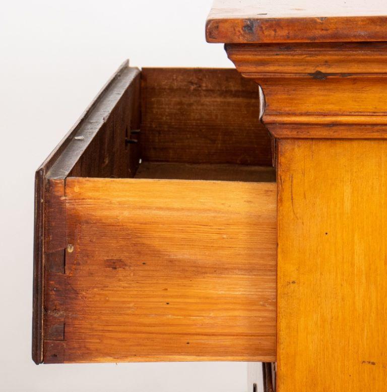 American Federal Period Maple Chest, Late 18th C For Sale 4